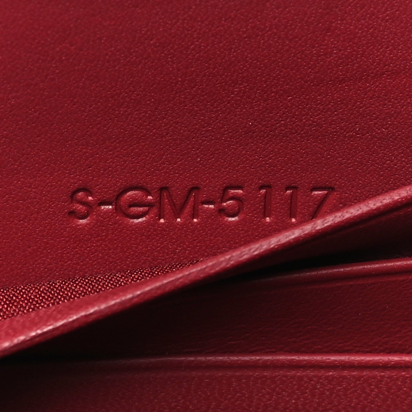 Smooth Calfskin Clasp Large Wallet On Chain Bordeaux