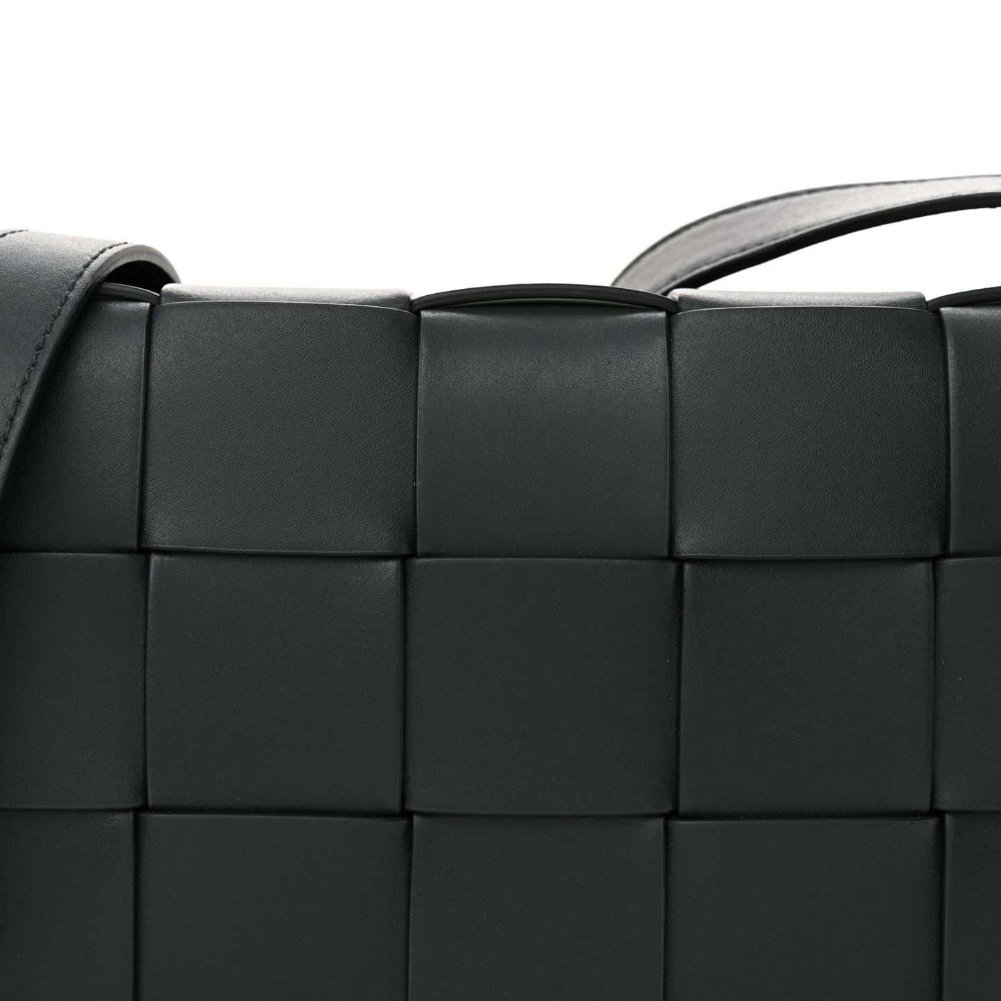 Calfskin Maxi Intreccio Cassette Bag Ardoise Glacier