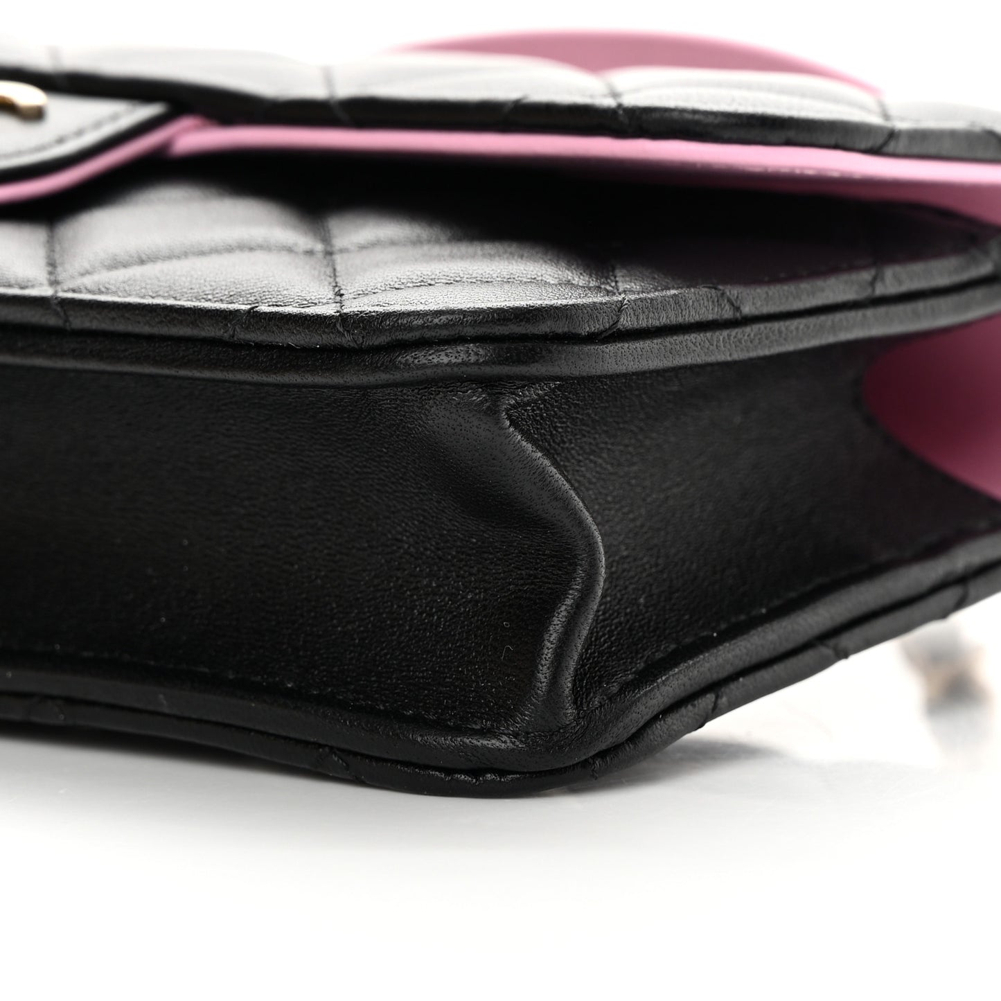 Lambskin Quilted Flap Phone Holder With Chain Black Lilac