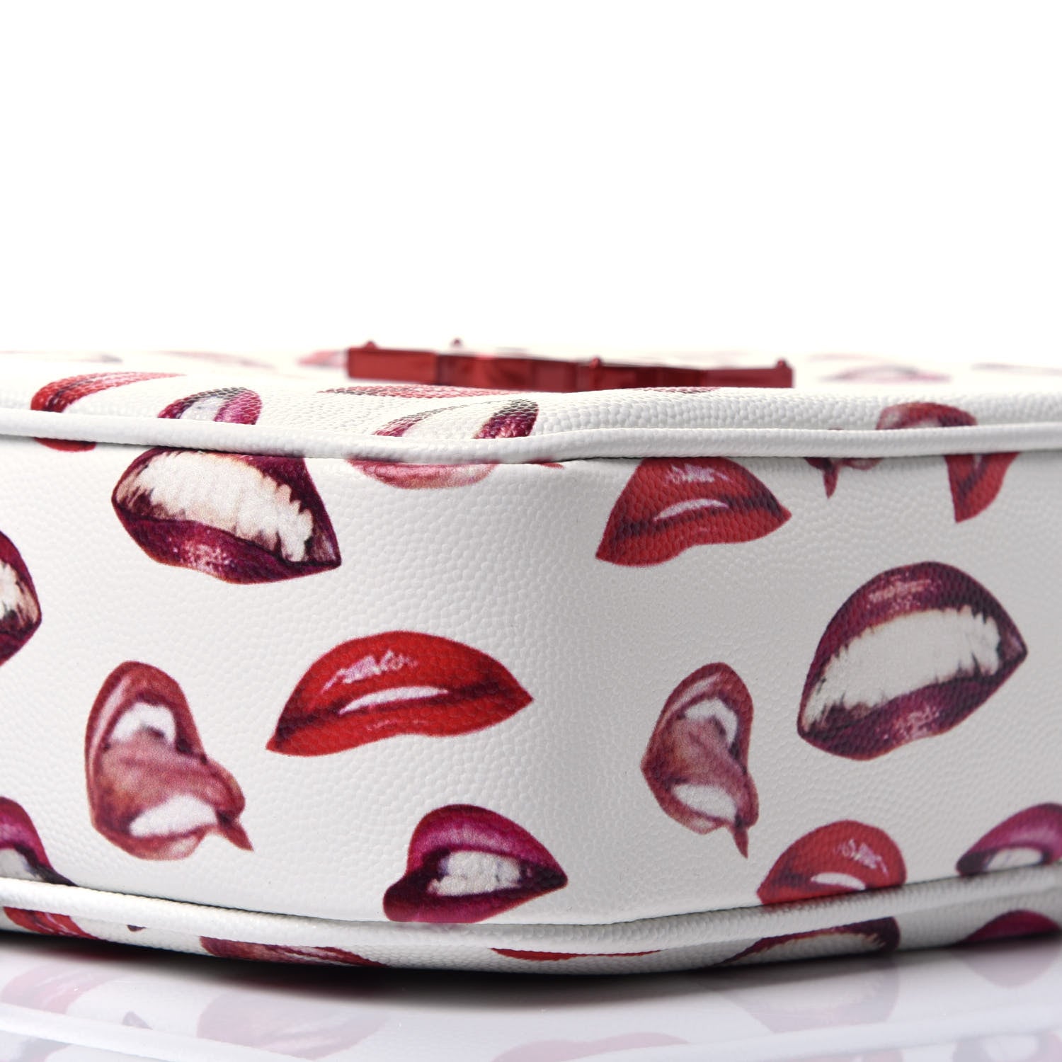 Saint Laurent Grain De Poudre Lips Print Medium Classic Monogram Camera Bag White Red 8 of 11