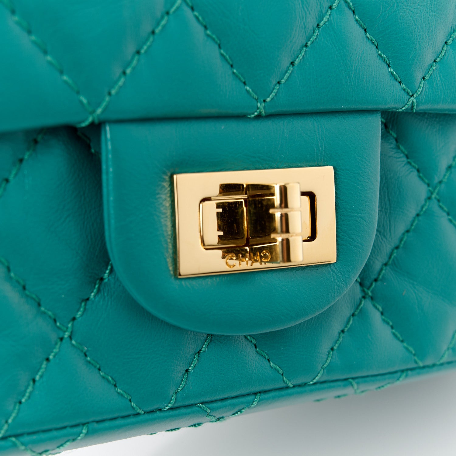 Chanel Aged Calfskin Quilted 2.55 Reissue 225 Flap Green 7 of 12