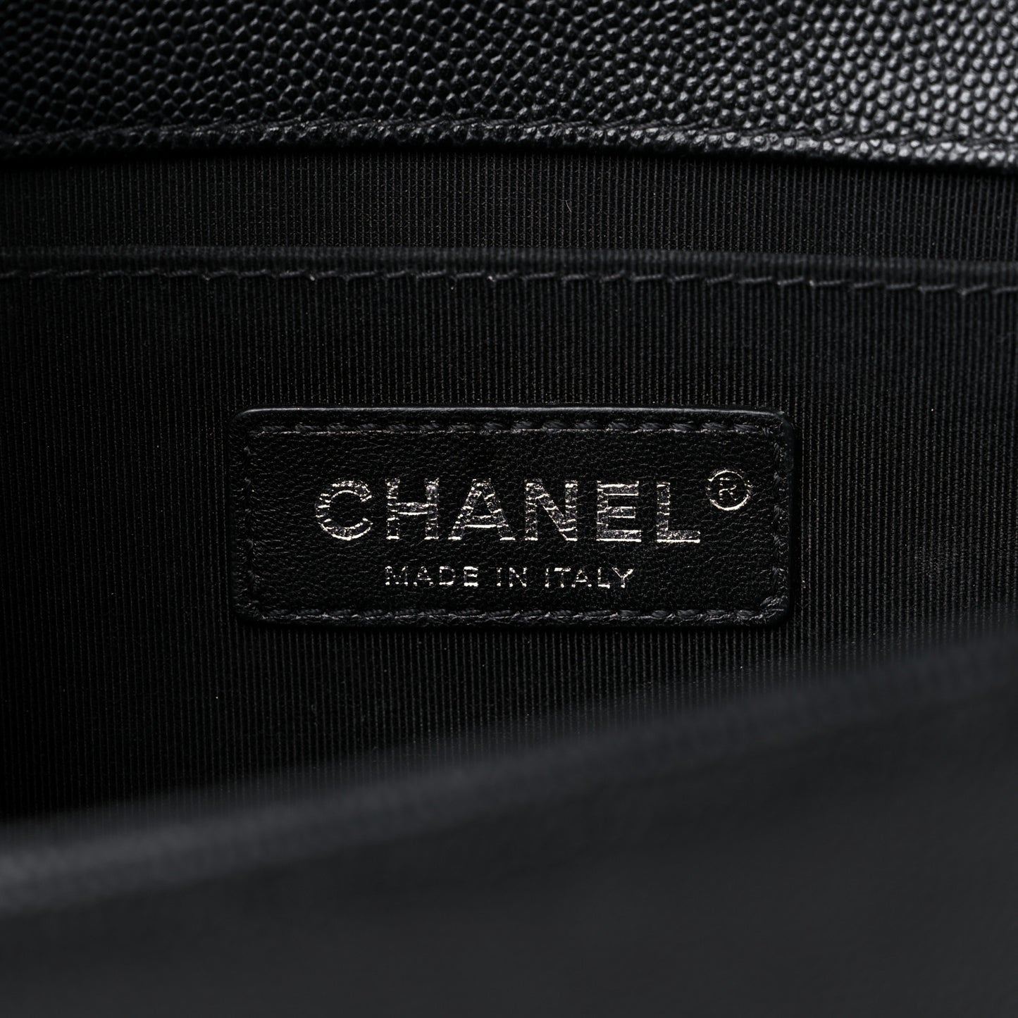 Caviar Quilted Medium Boy Flap Black