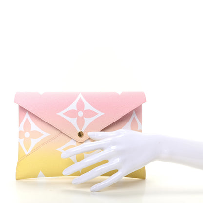 Louis Vuitton Monogram Giant By The Pool Kirigami Pochette Set 2 of 7