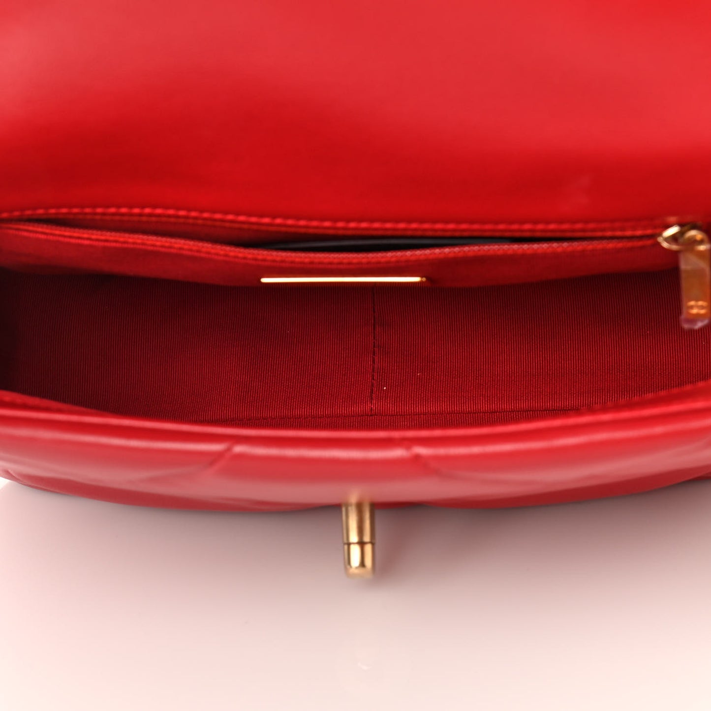 Lambskin Quilted Medium Chanel 19 Flap Red