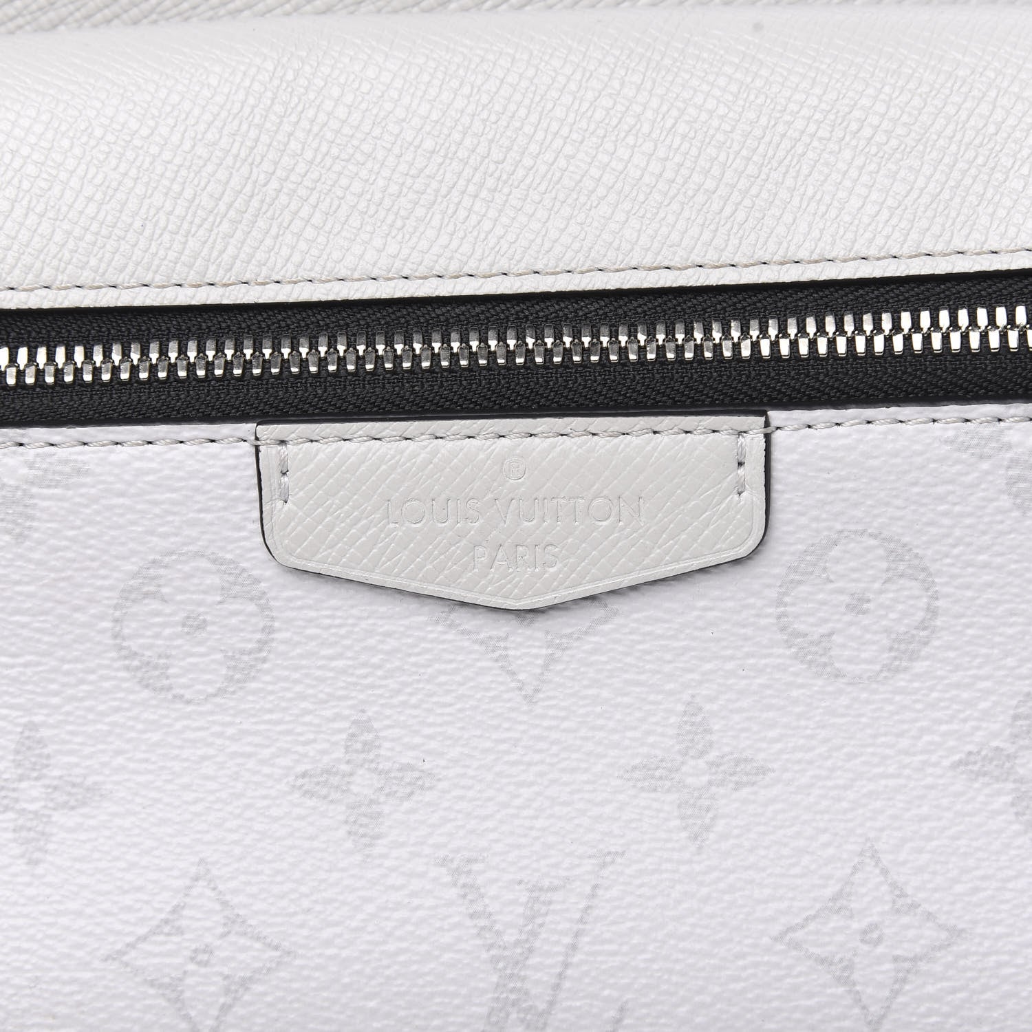 Louis Vuitton Taiga Monogram Outdoor Messenger White 6 of 9