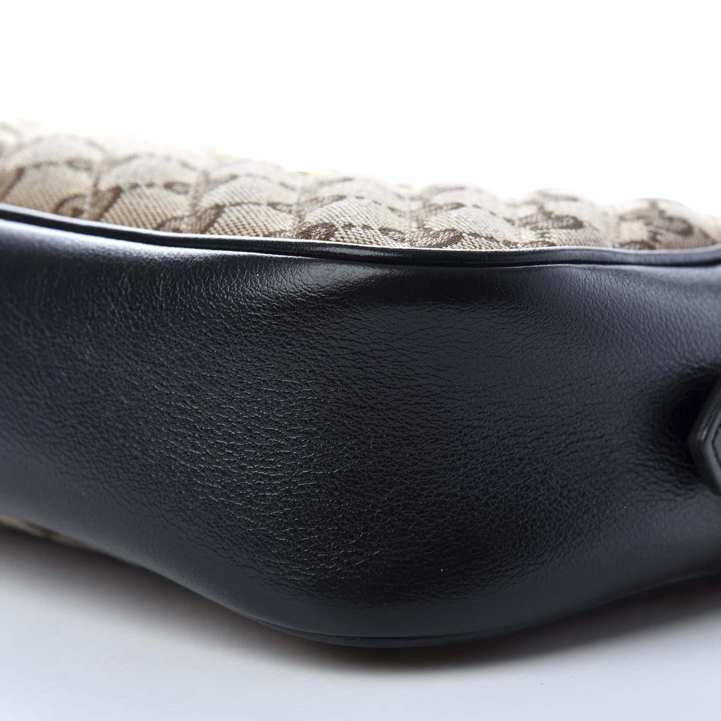 Monogram Matelasse Diagonal Small GG Marmont Chain Shoulder Bag Beige Black