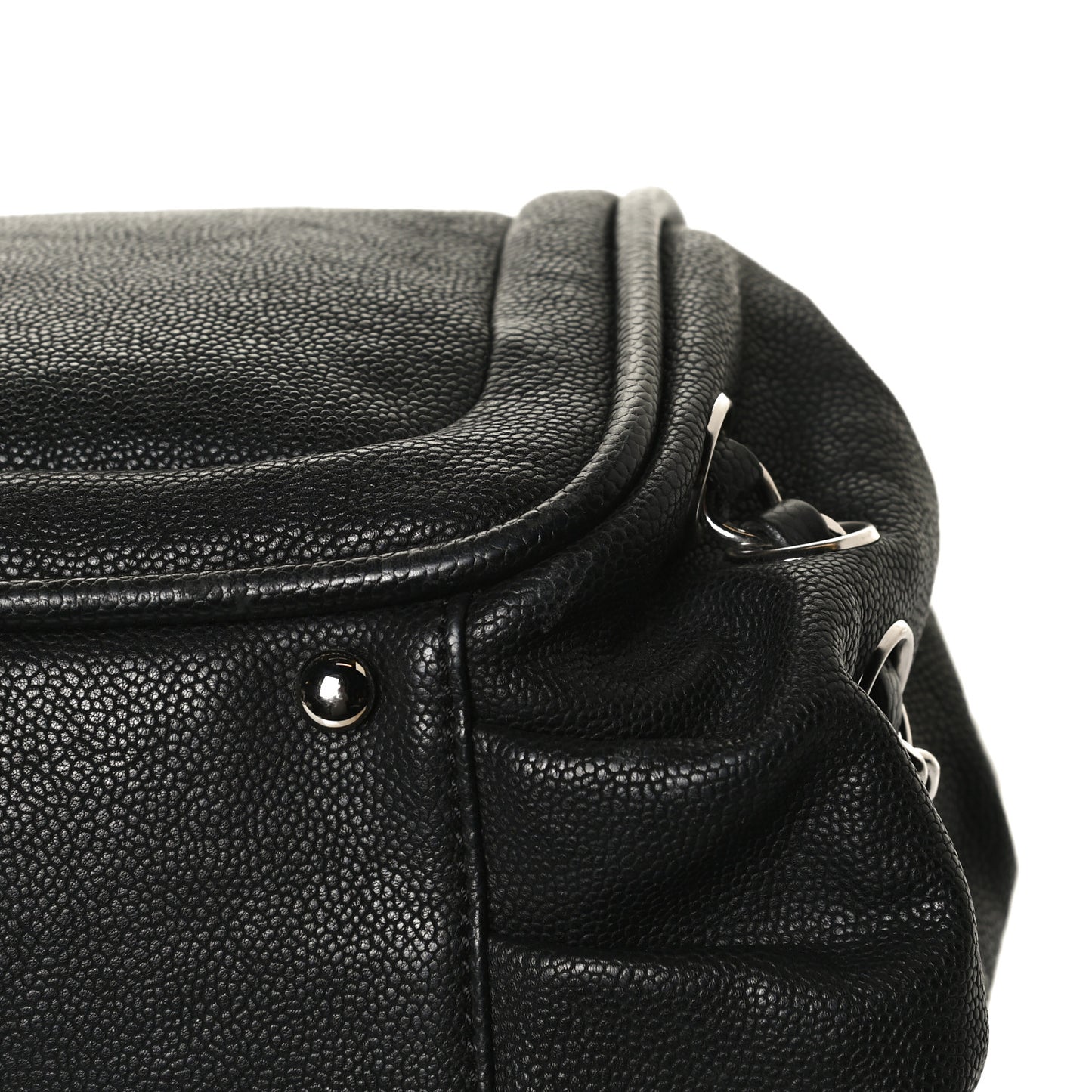 Caviar Diagonal Ligne Flap Black
