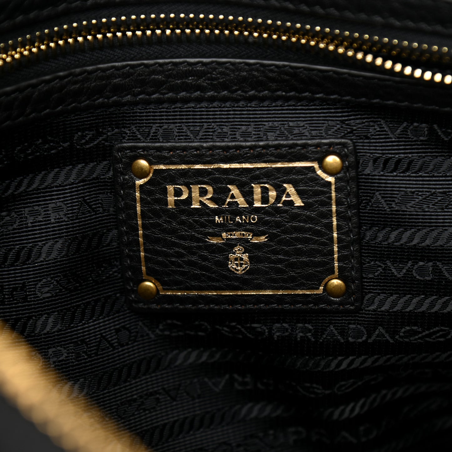 Vitello Daino Shopping Satchel Black
