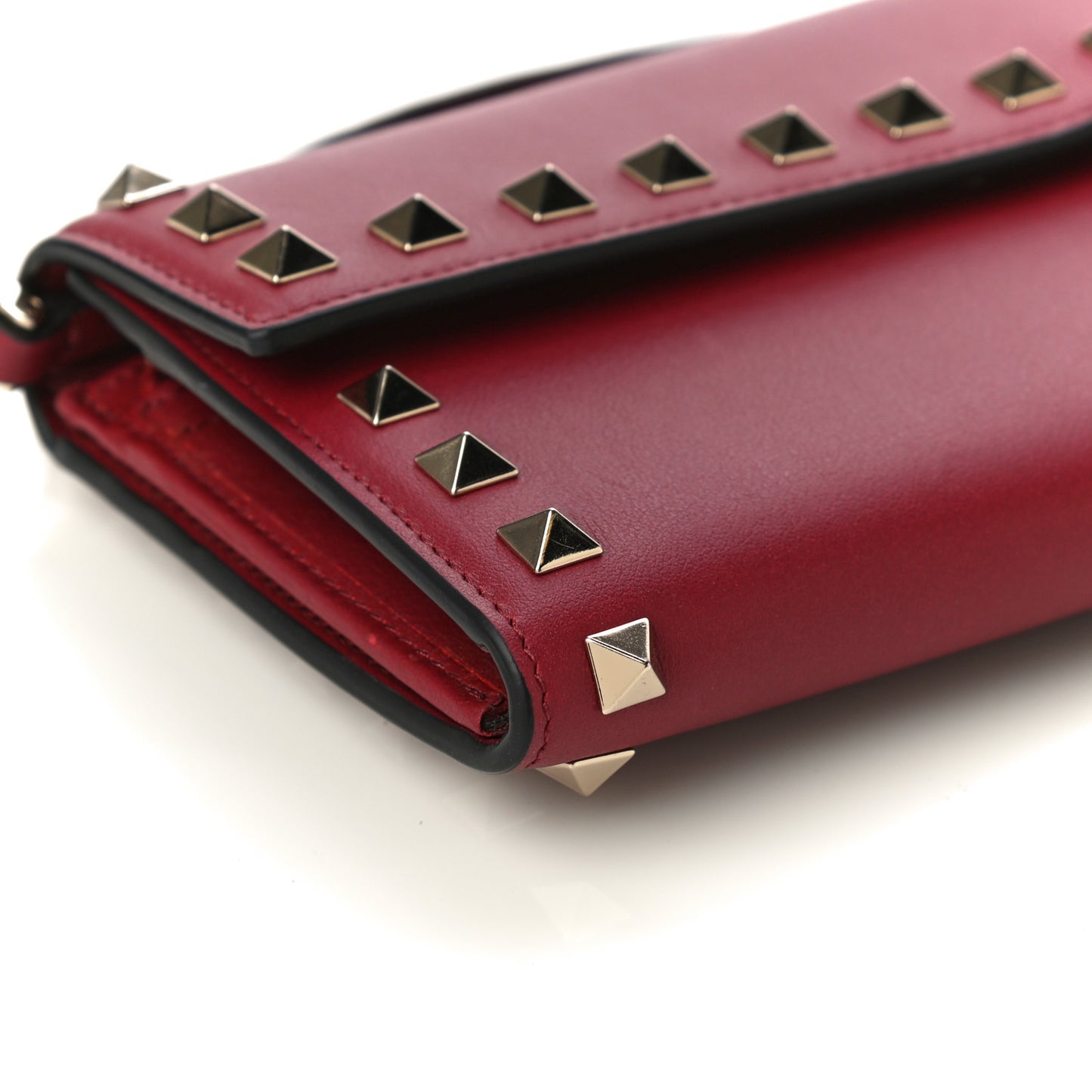 Vitello Rockstud Wristlet Travel Wallet Rubino