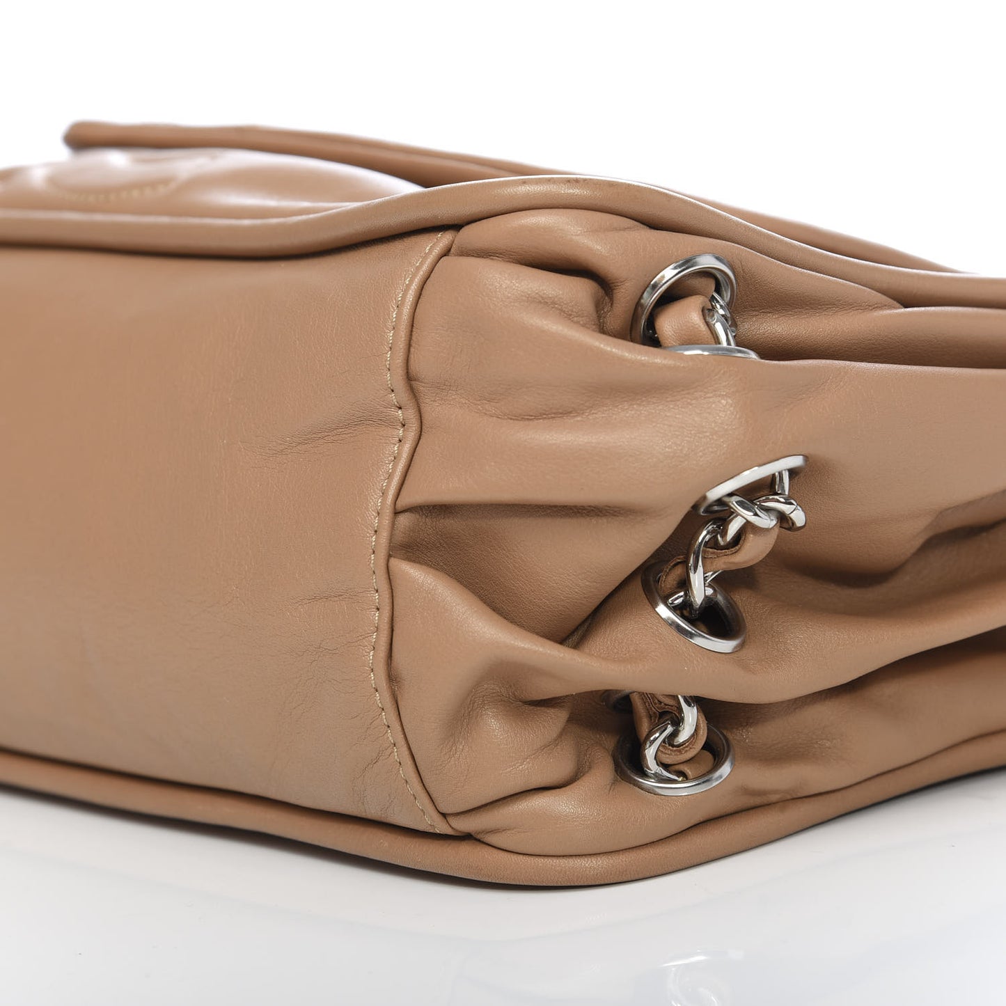 Calfskin Diagonal Ligne Flap Beige