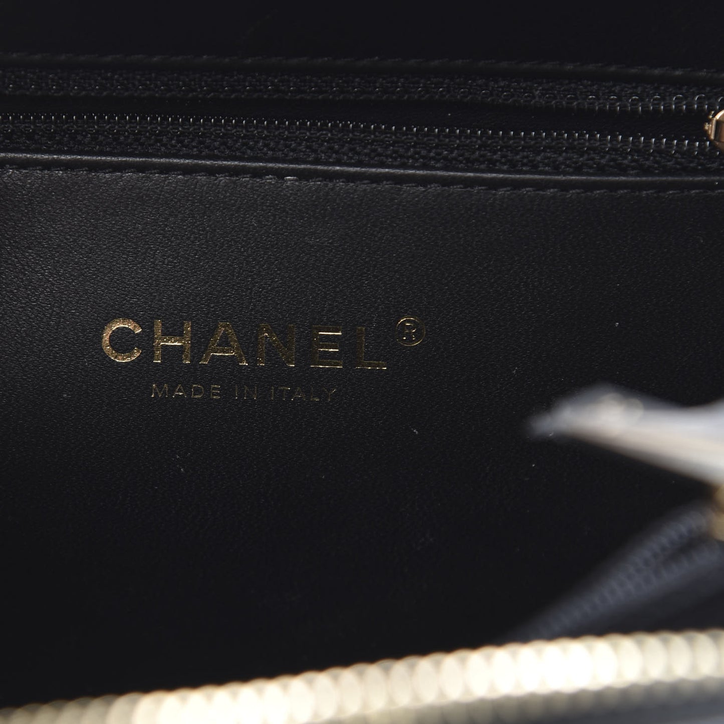 Caviar Quilted Medium CC Filigree Vanity Case Black