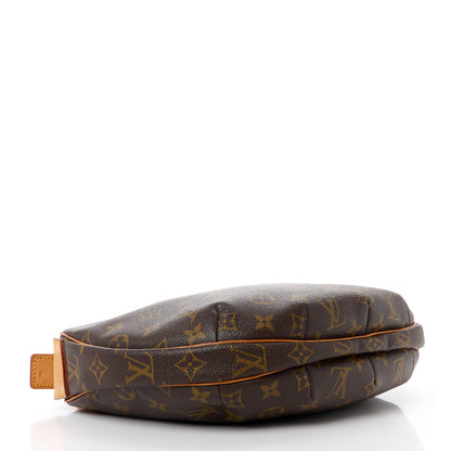 Louis Vuitton Monogram Croissant MM 4 of 10
