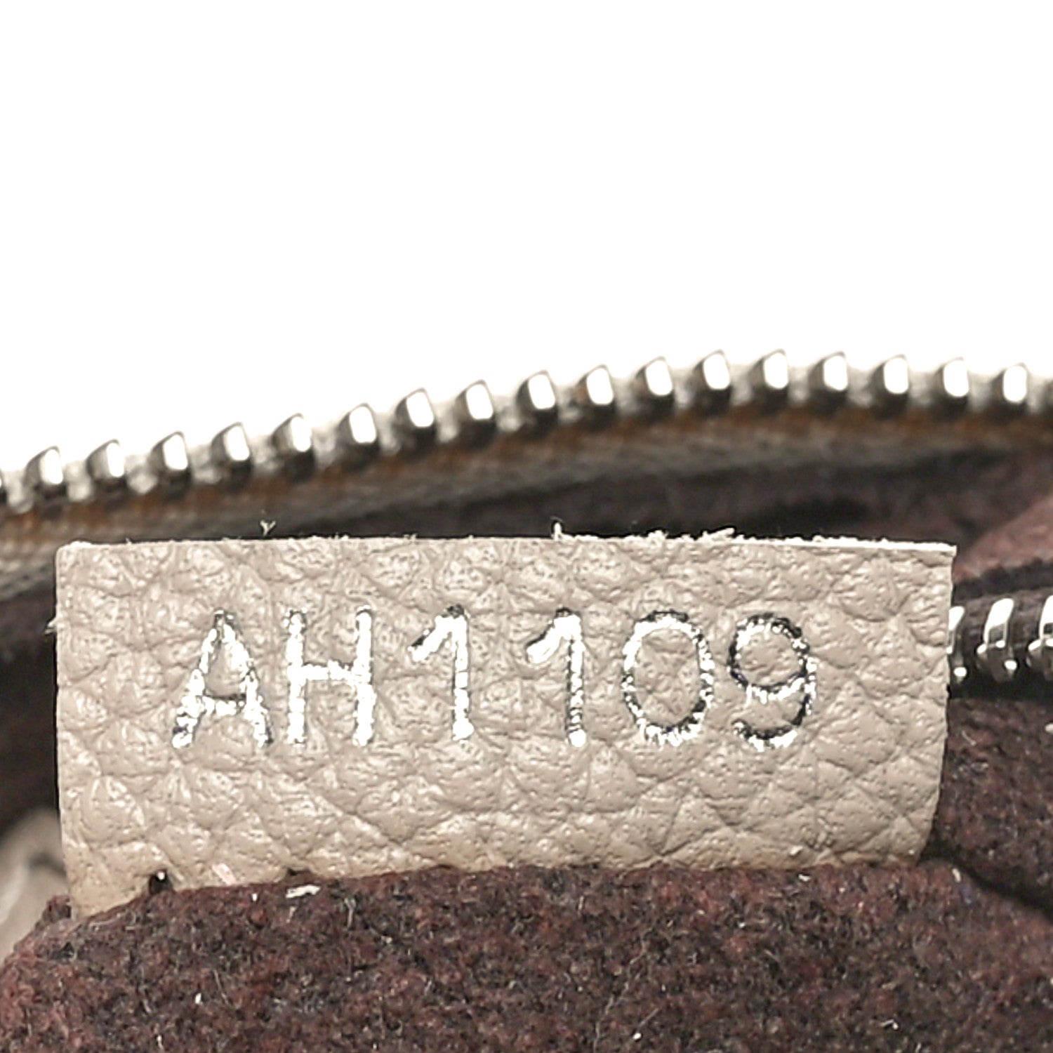 Louis Vuitton Mahina Babylone Chain BB Galet 8 of 10