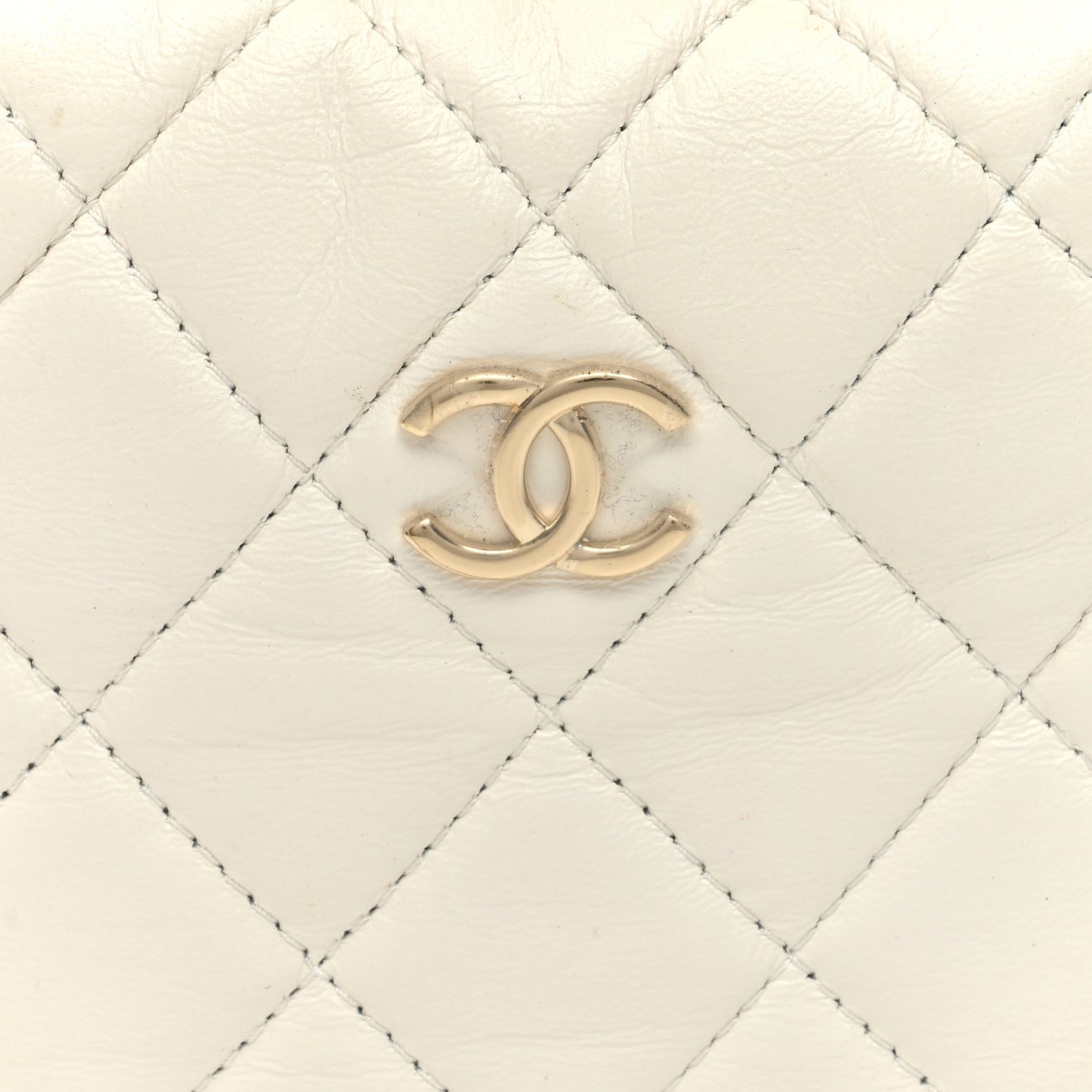 Lambskin Quilted Chain Around Pouch White