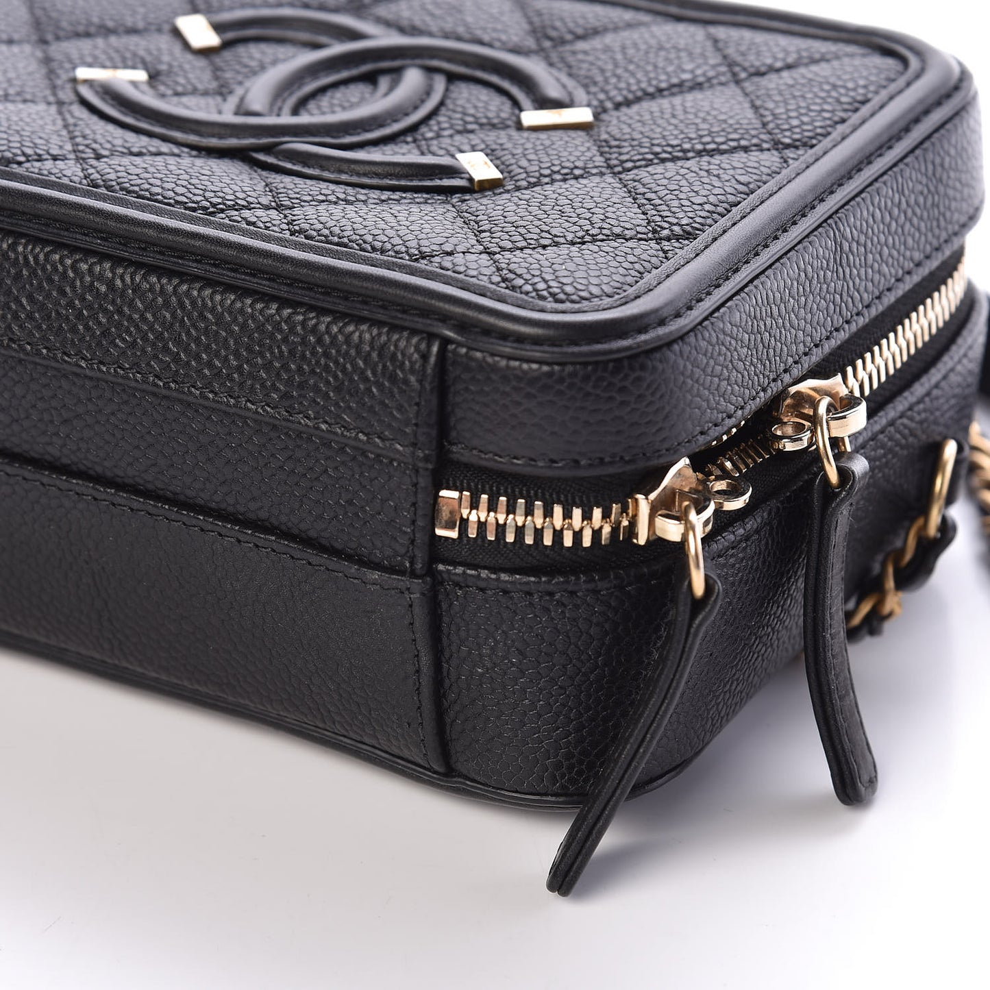 Caviar Quilted Small CC Filigree Vanity Case Black