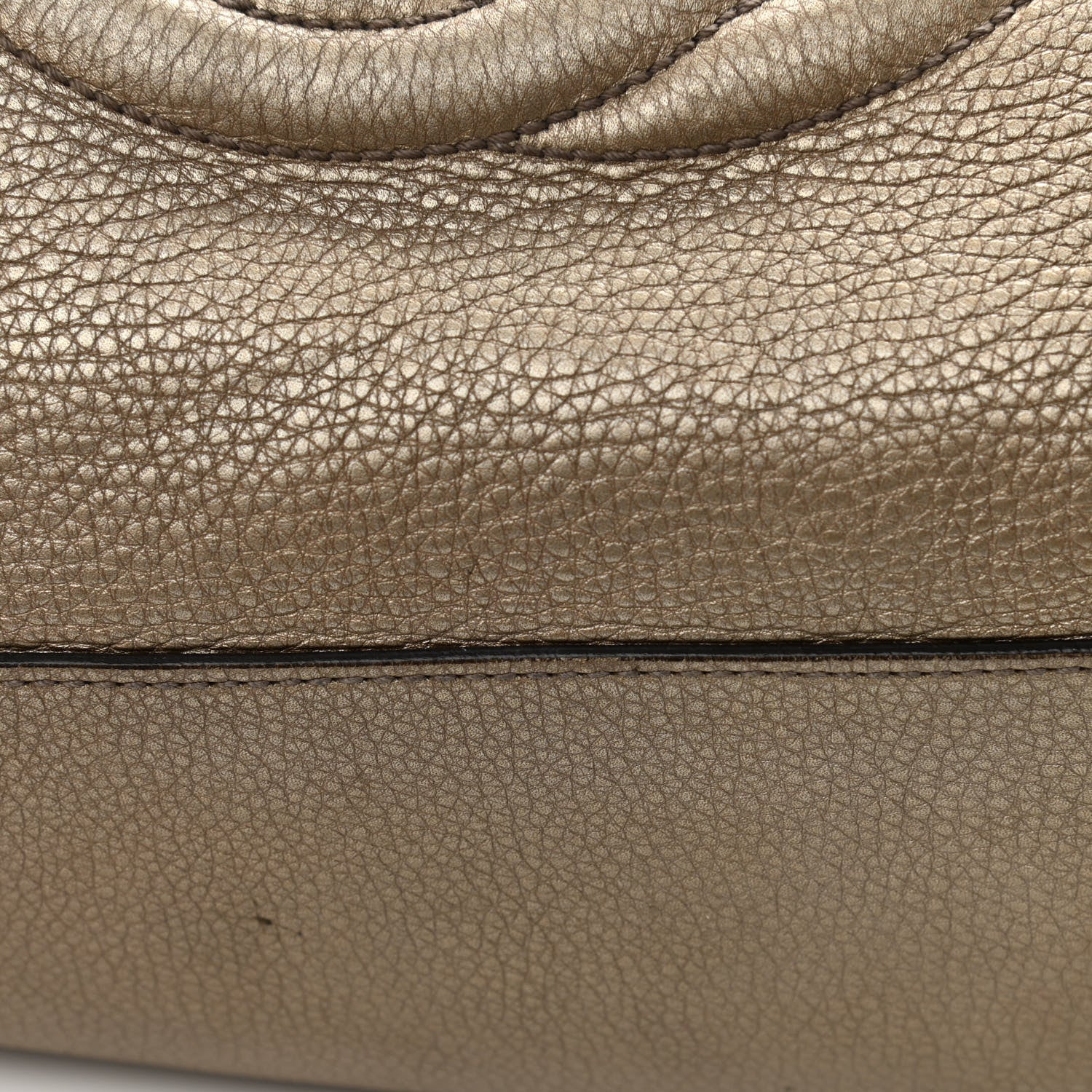 Gucci Metallic Pebbled Calfskin Medium Soho Chain Shoulder Bag Golden Beige 19 of 20