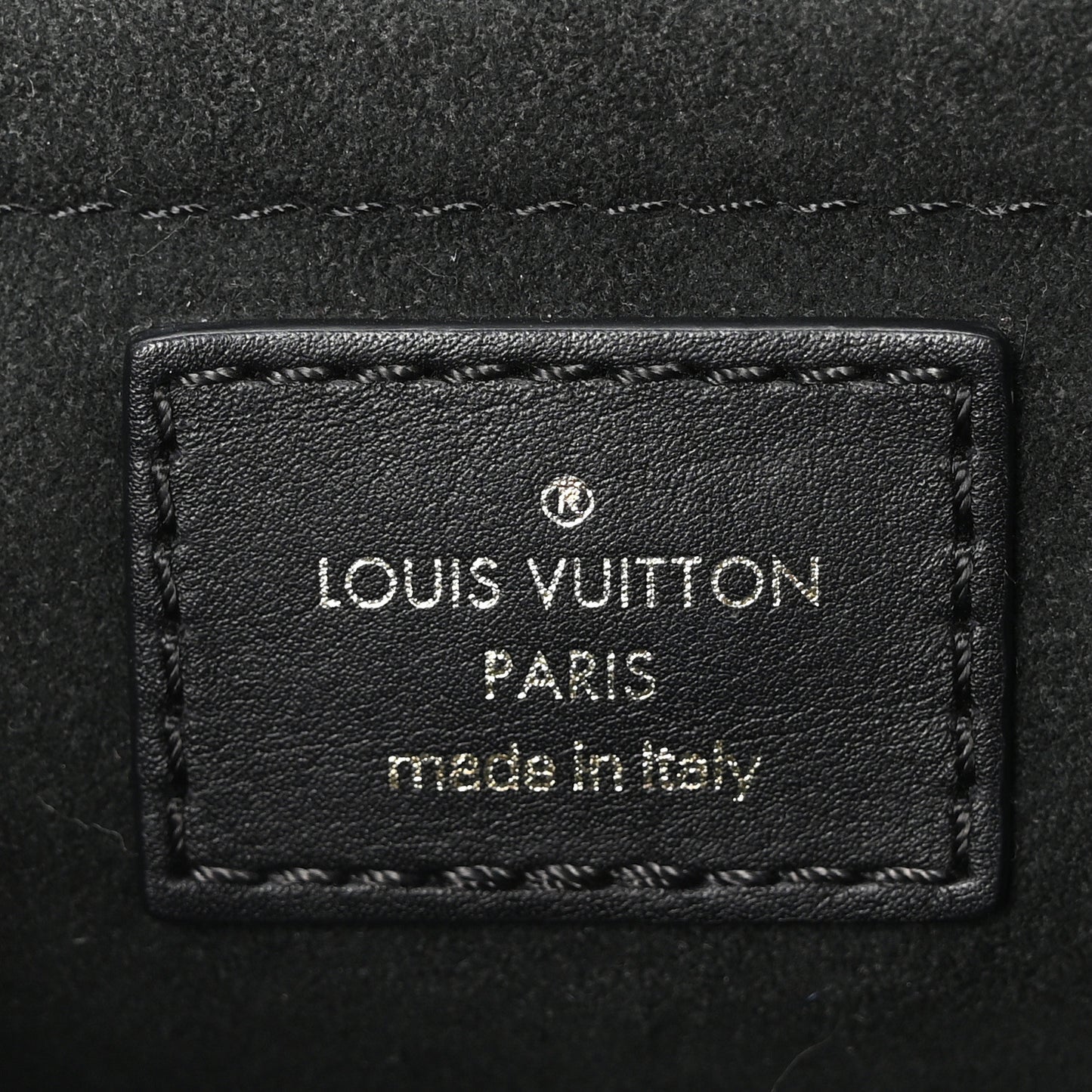 Calfskin New Wave Chain PM Black