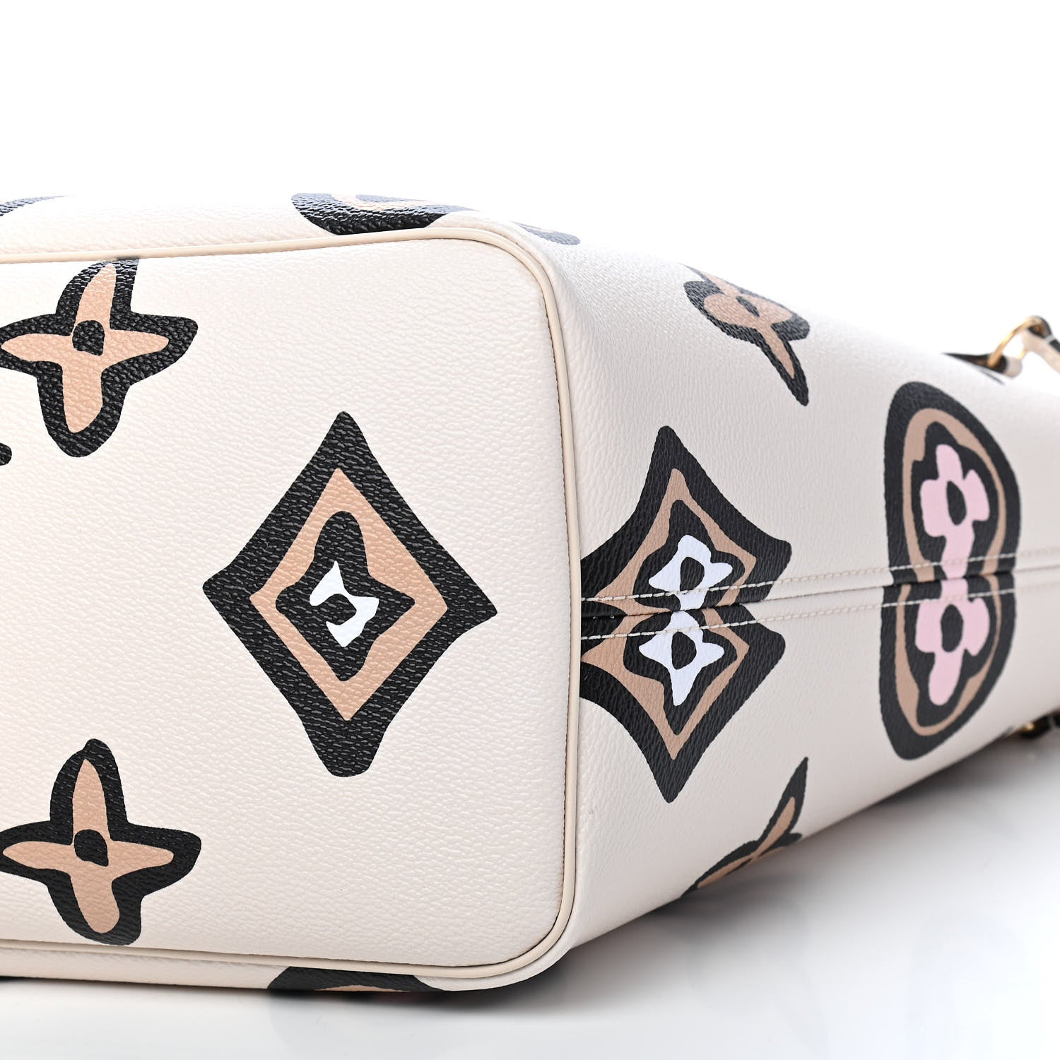Louis Vuitton Monogram Giant Wild At Heart Neverfull MM Creme 8 of 9
