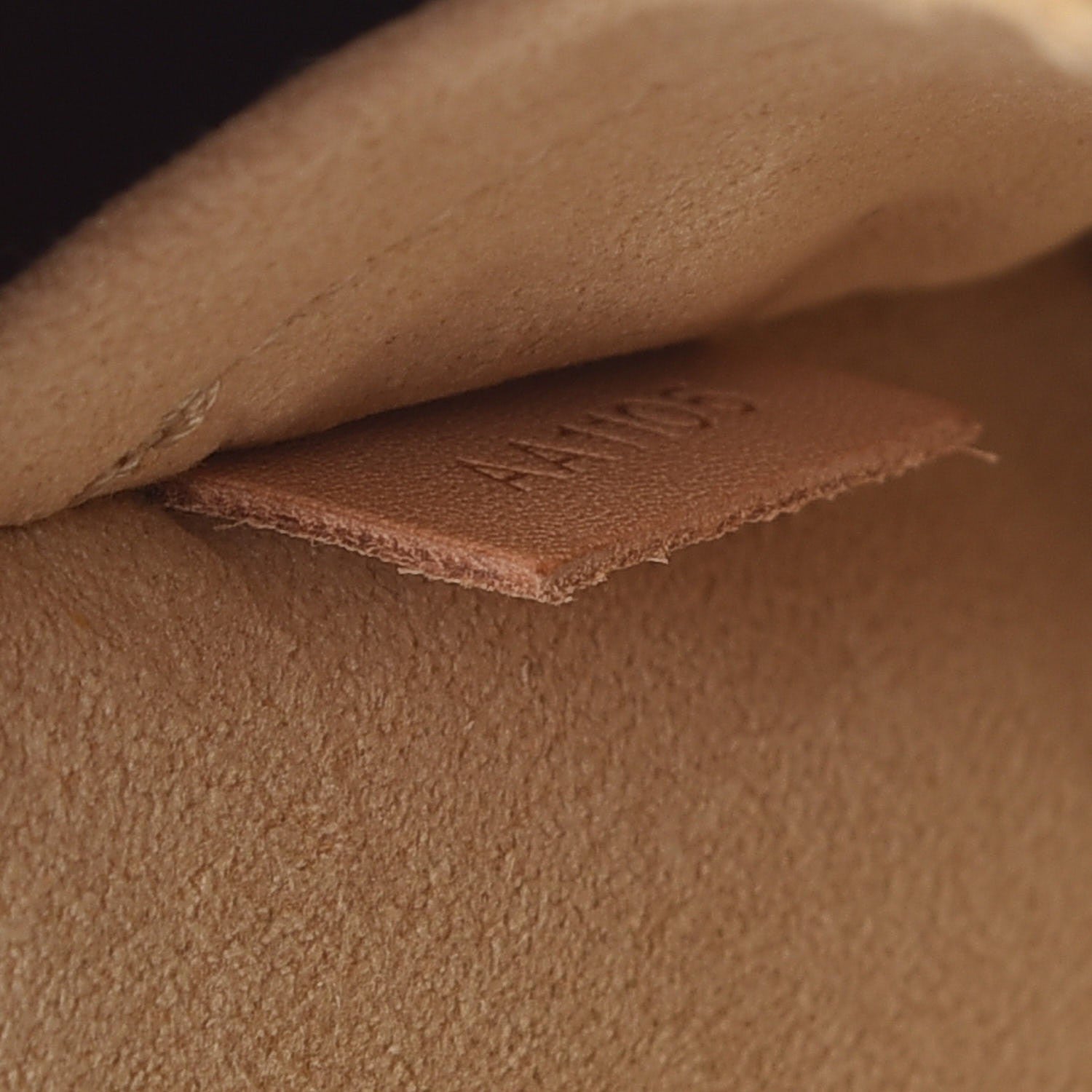 Louis Vuitton Monogram Pochette Milla MM 7 of 7