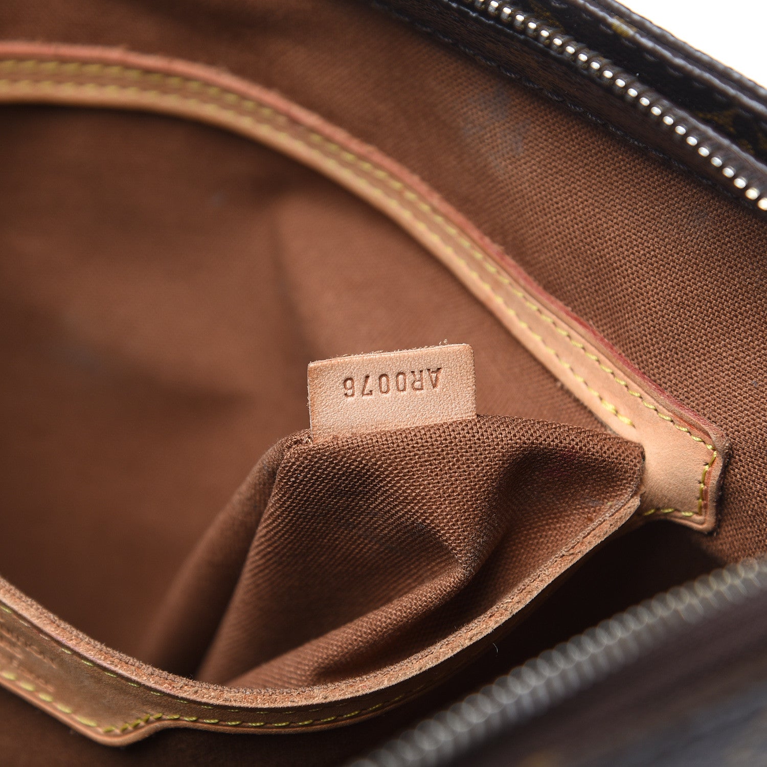 Louis Vuitton Monogram Cabas Alto 7 of 19