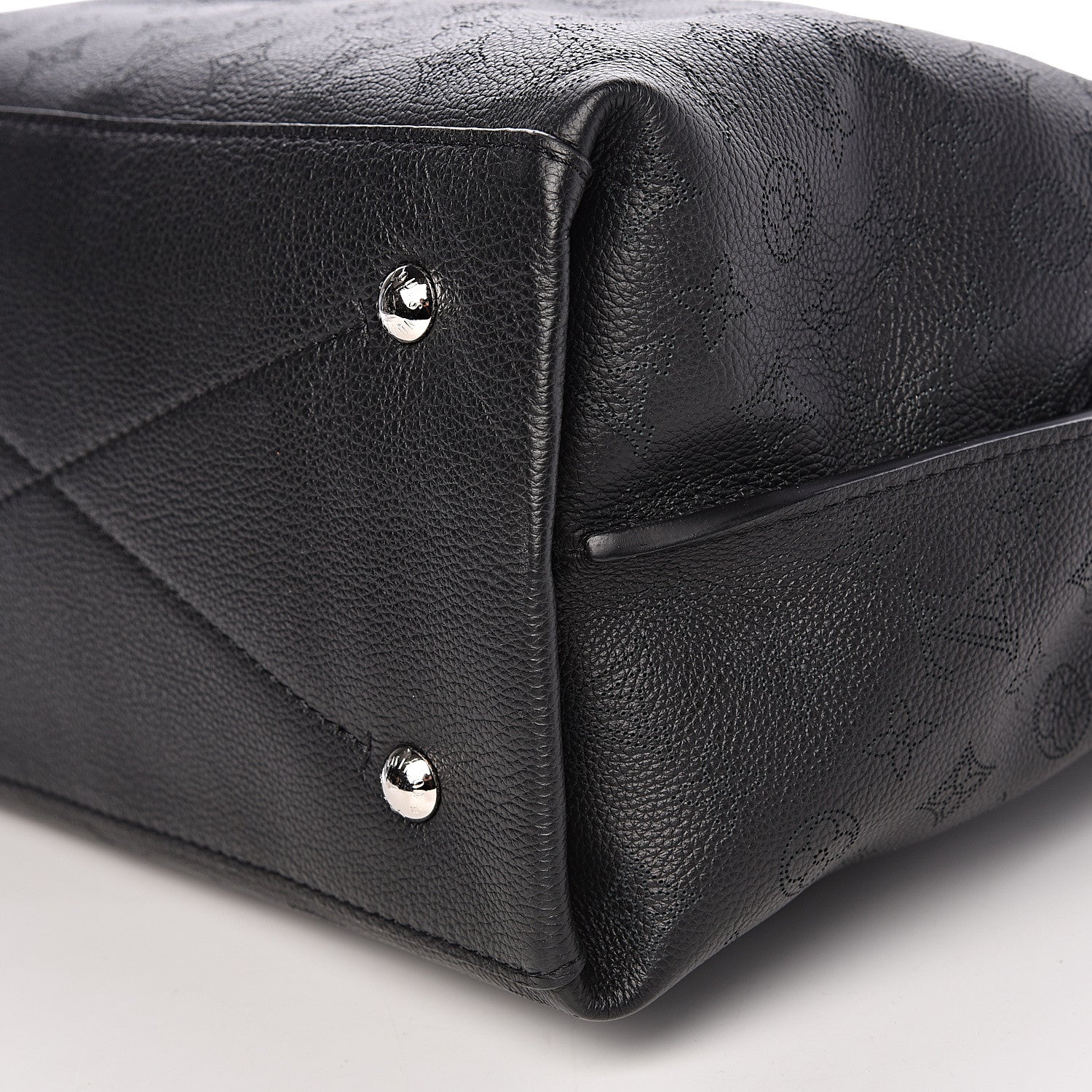 Louis Vuitton Mahina Carmel Hobo Black 10 of 11