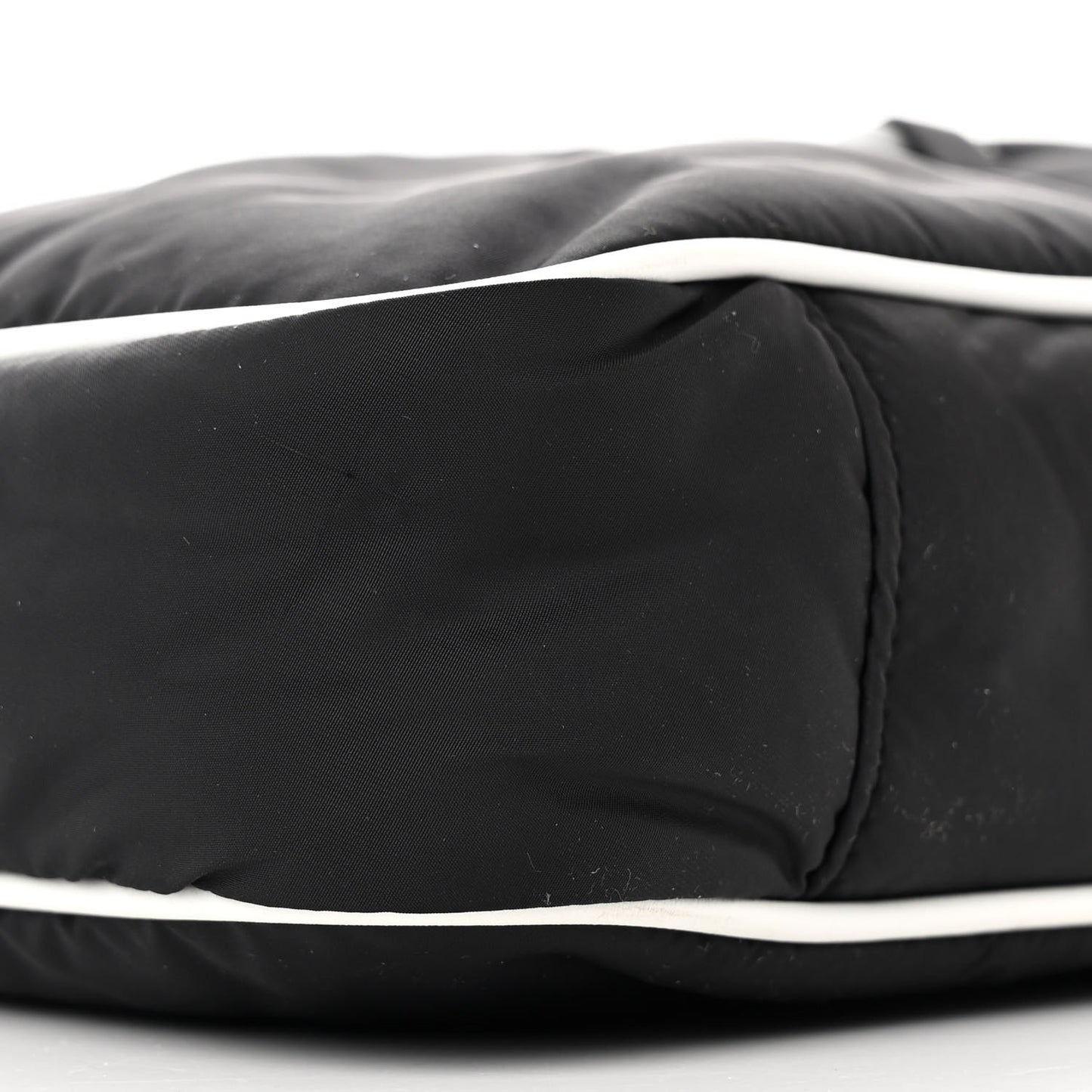 Econyl Nylon Le 5 A 7 Hobo Black White