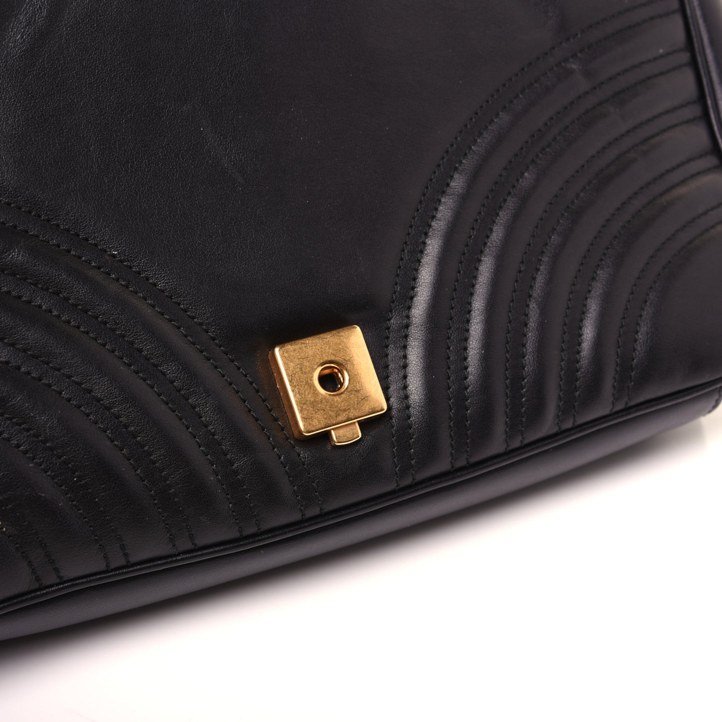 Calfskin Matelasse Medium GG Marmont Shoulder Bag Black