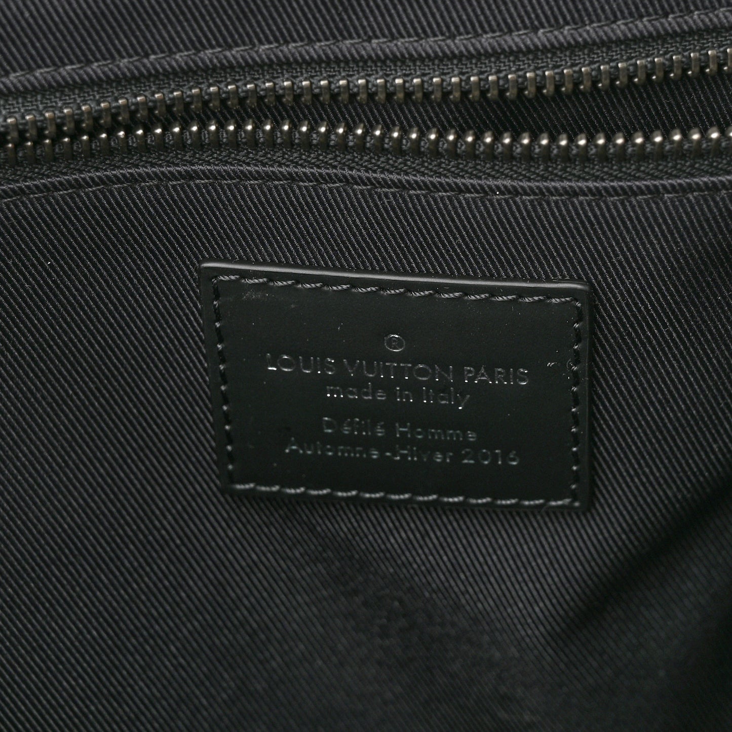 Monogram Eclipse Voyager PM Messenger