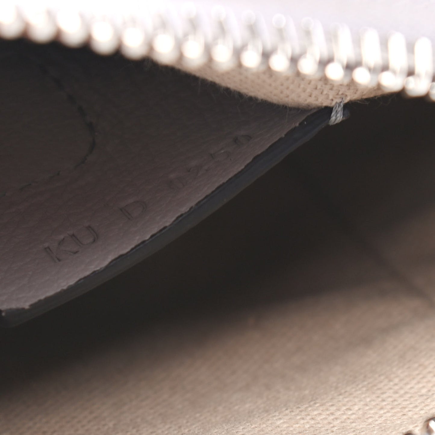 Sugar Goatskin Nano Antigona Pearl Grey