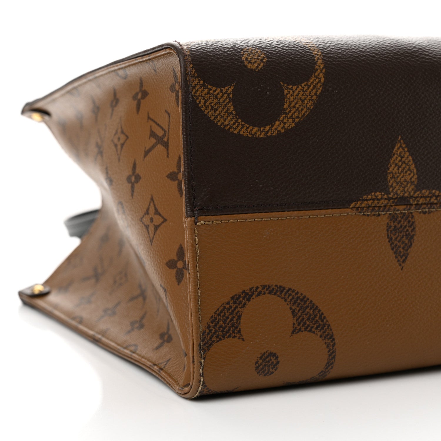 Louis Vuitton Reverse Monogram Giant Onthego MM 9 of 23