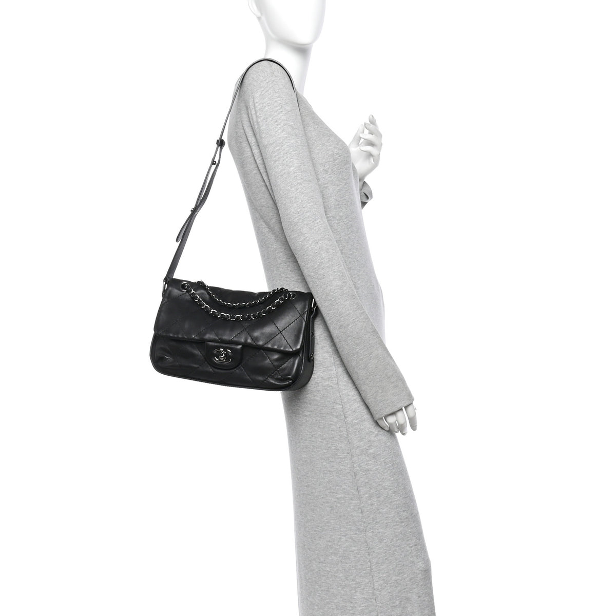 Calfskin Country Chic Cross Body Flap Black