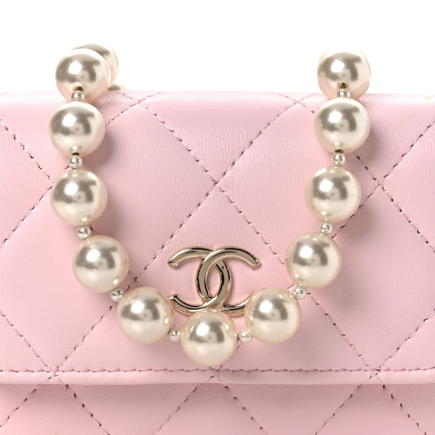 Lambskin Quilted Pearl Card Holder With Chain Light Pink
