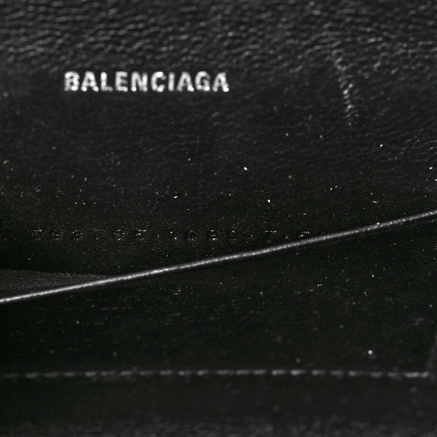 Grained Calfskin Logo Cash Phone Holder Wallet On Chain Black White