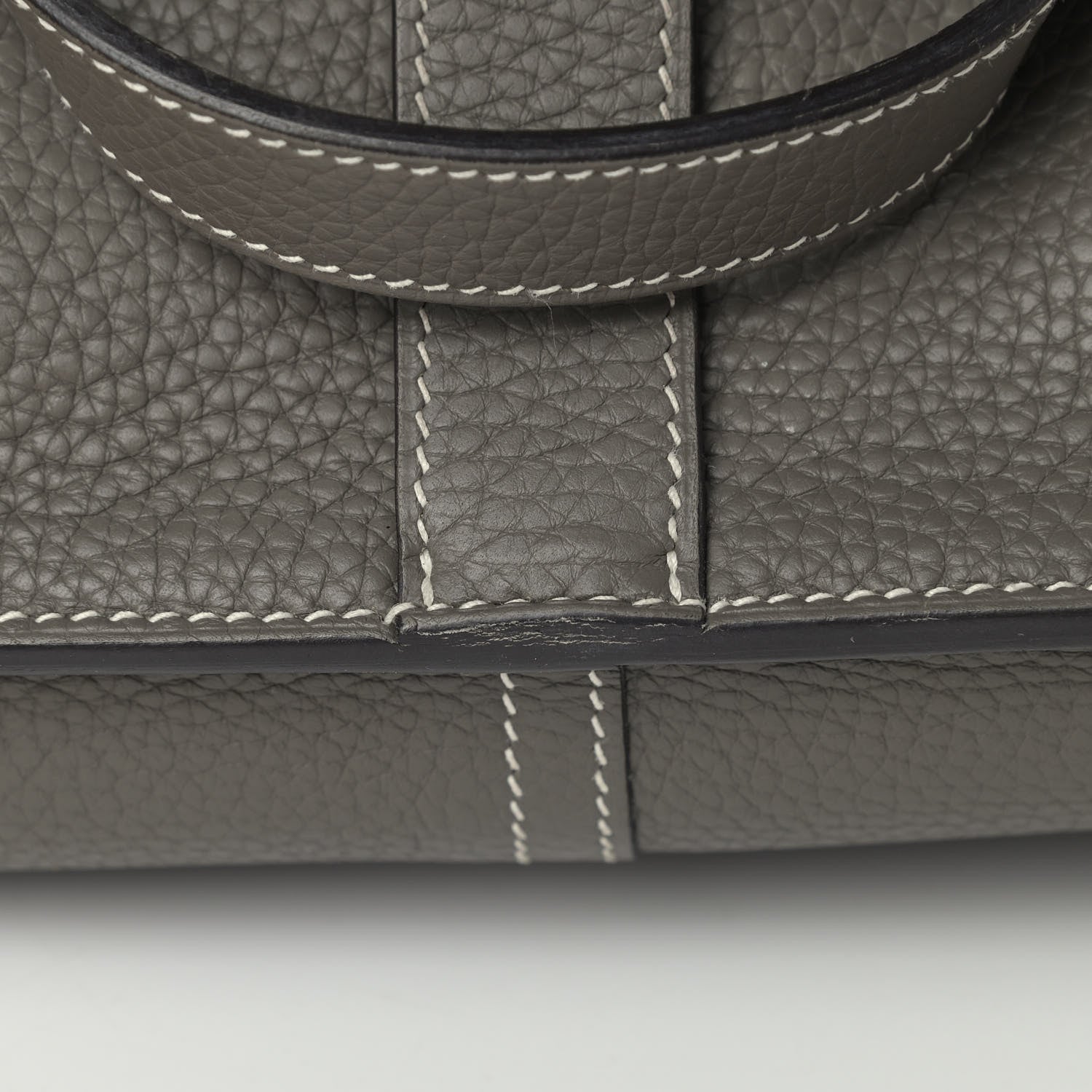 Hermes Taurillon Clemence Halzan 31 GM Etain 6 of 6