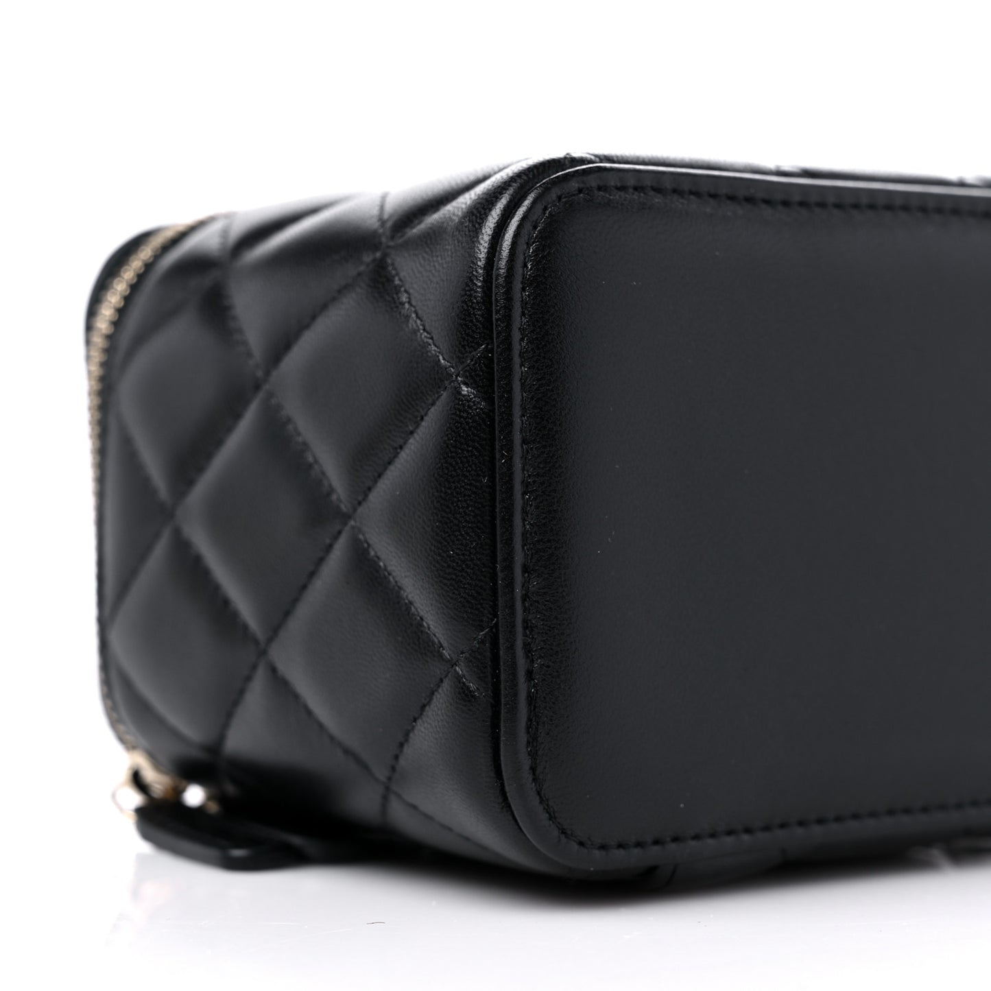 Lambskin Quilted Small Top Handle Vanity Case With Chain Black