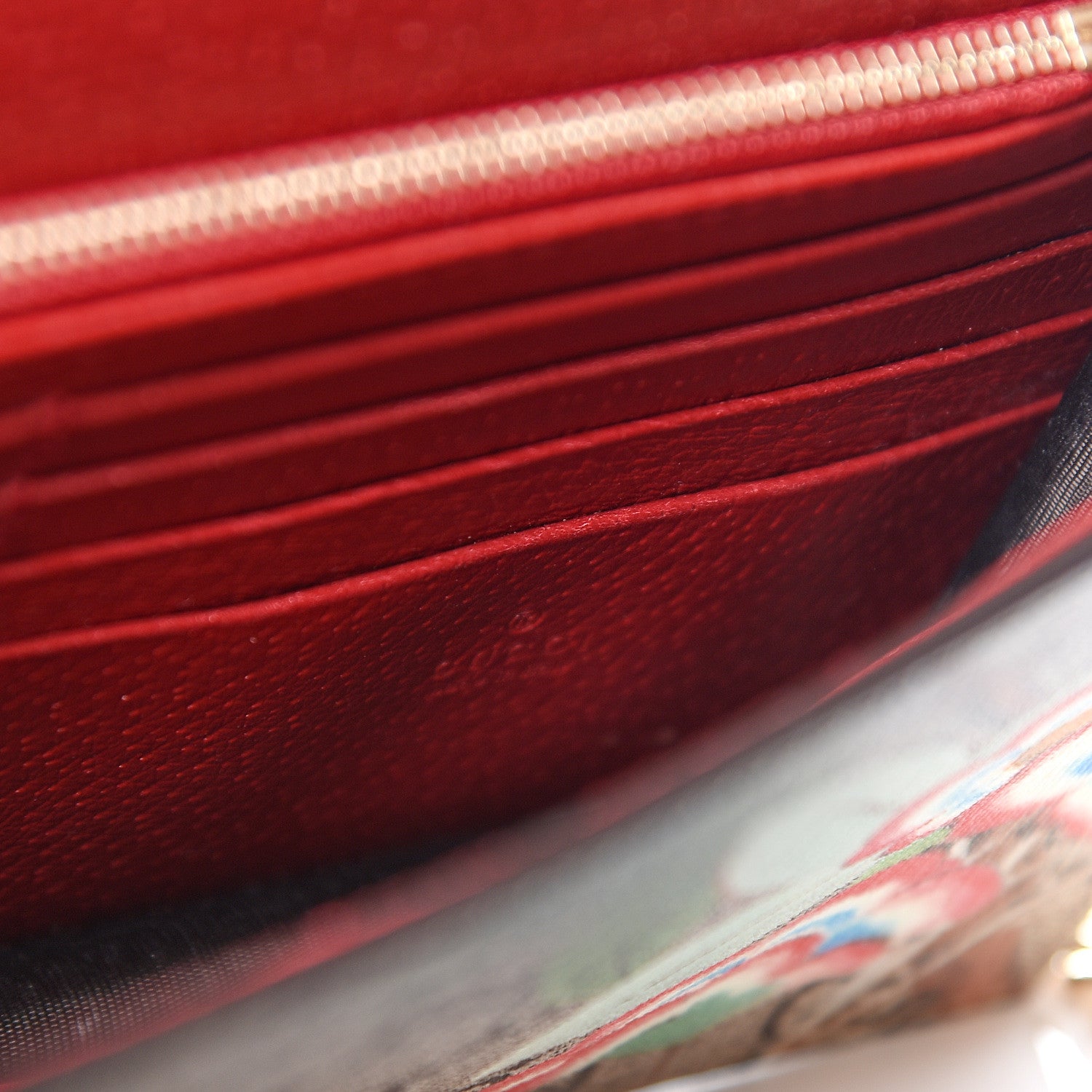 Gucci GG Supreme Monogram Tian Chain Wallet Beige Multicolor Red 5 of 8