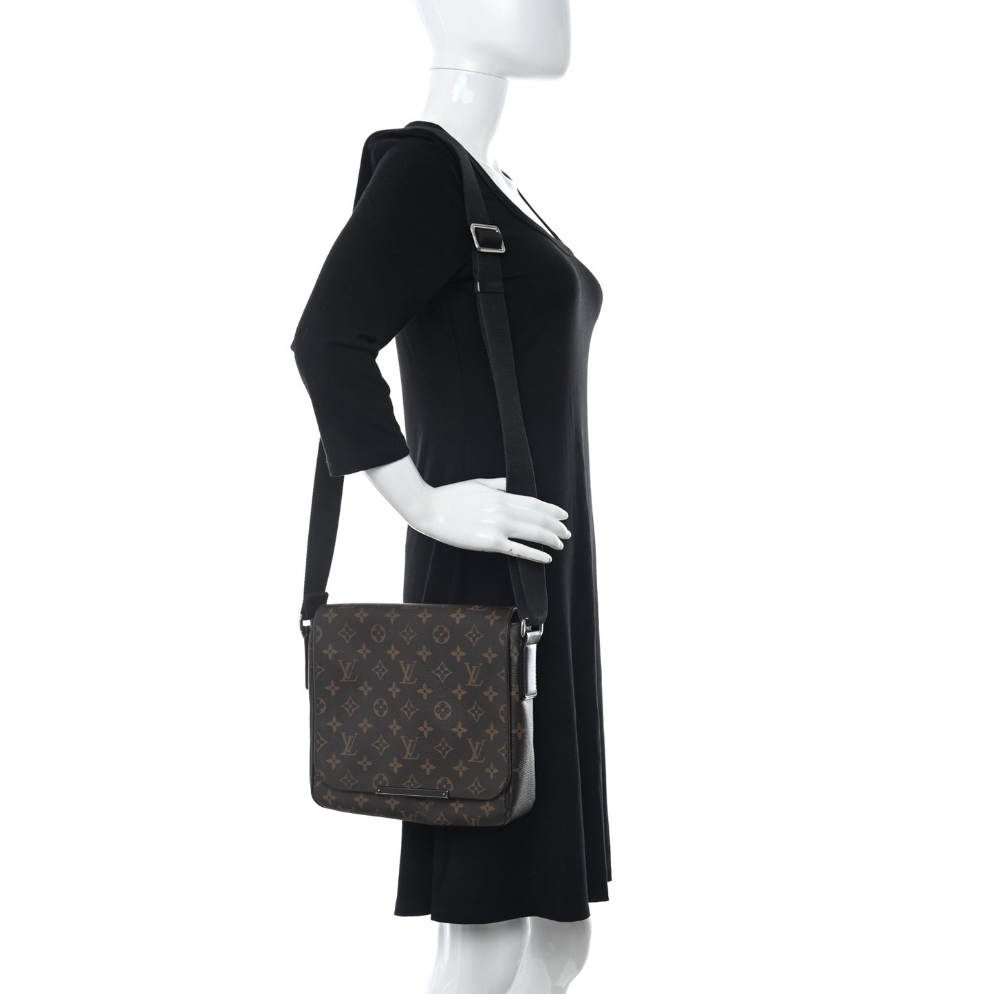 Monogram Macassar District PM