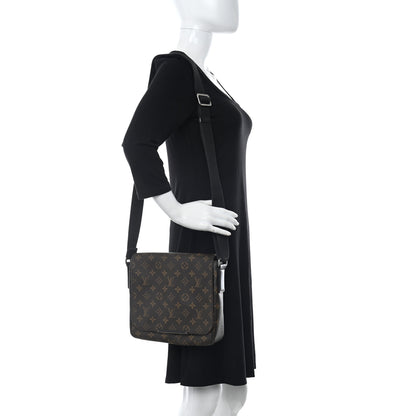 Louis Vuitton Monogram Macassar District PM 2 of 9