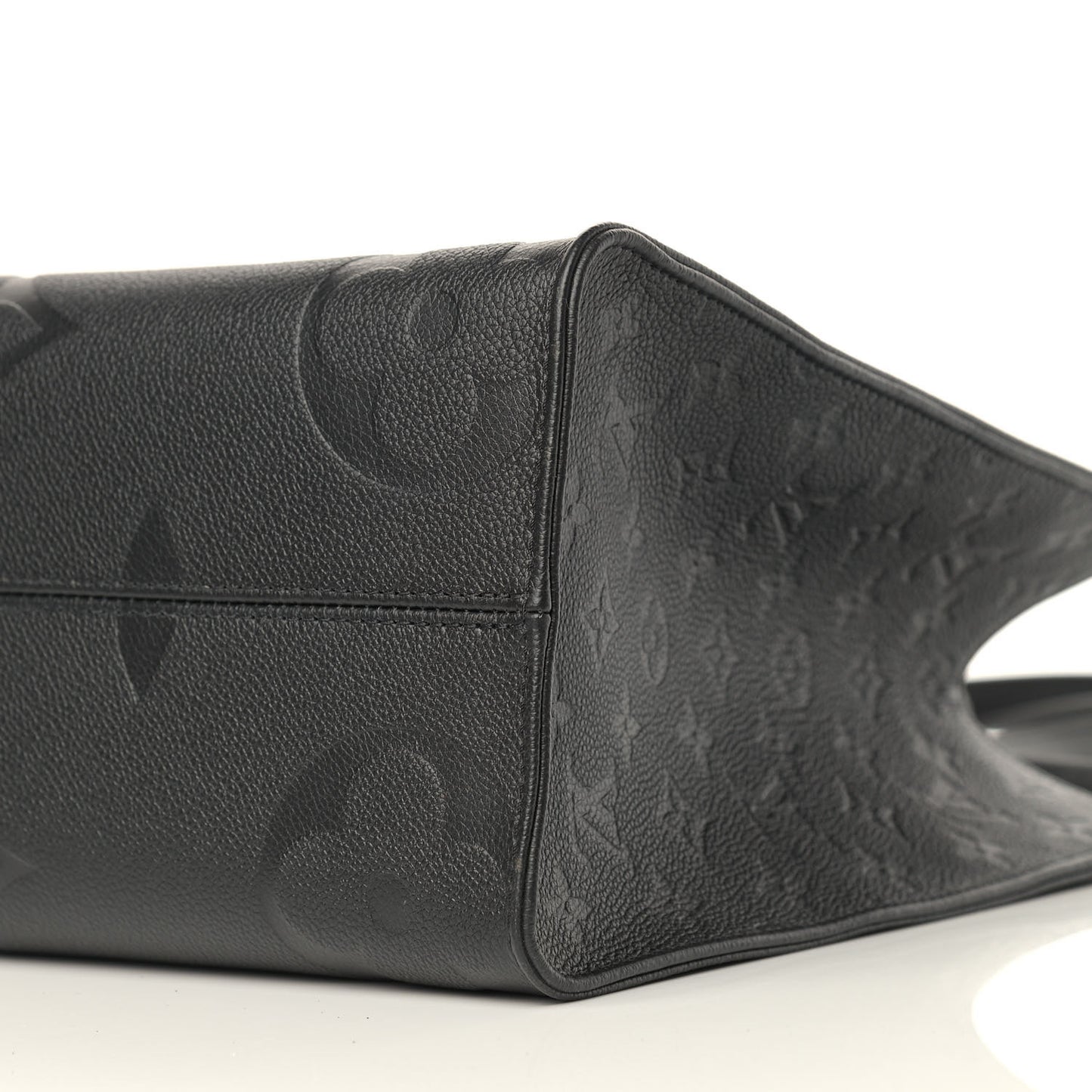 Empreinte Monogram Giant Onthego MM Black