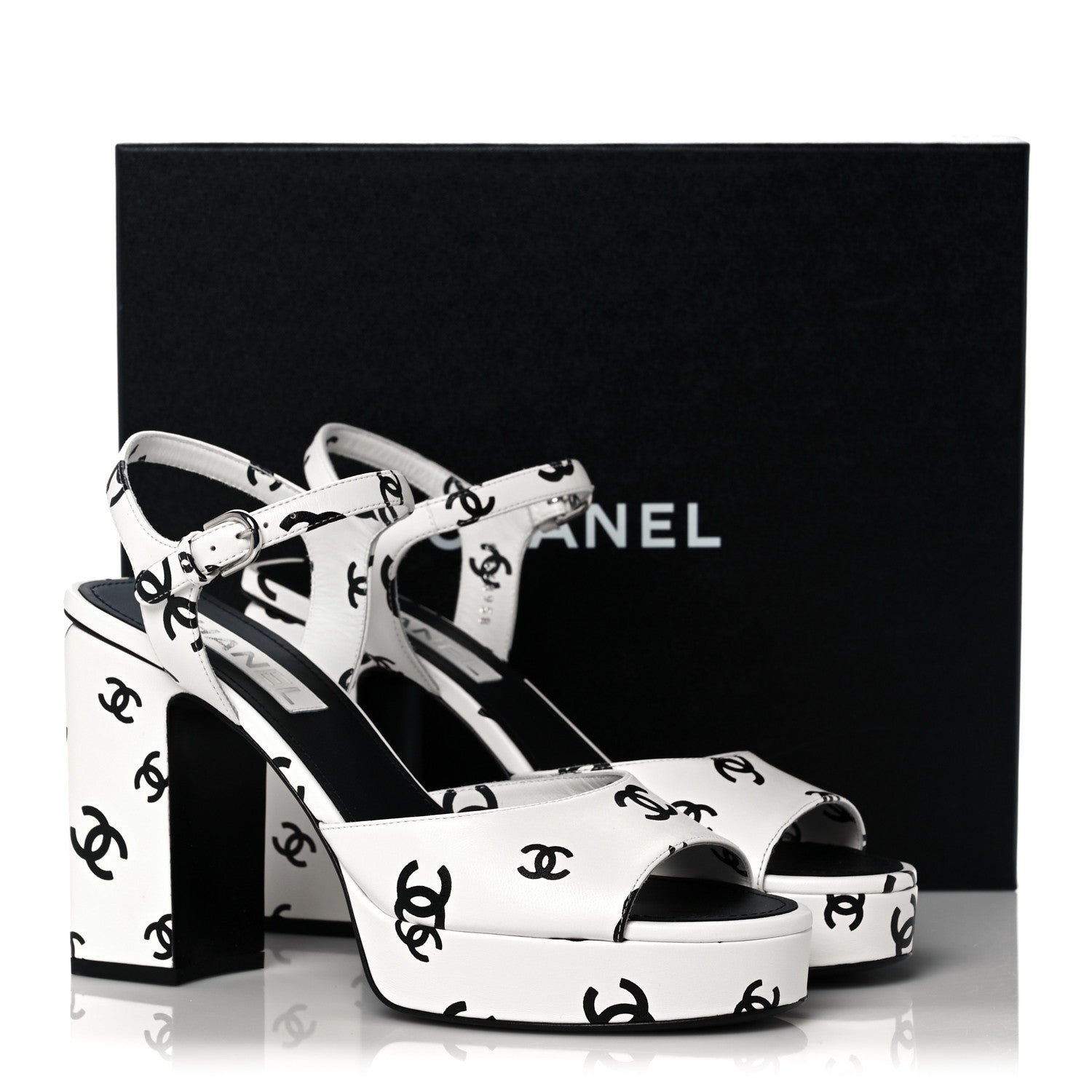 Chanel Printed Lambskin Coco Beach Platform Sandals 40 White Black 9 of 9