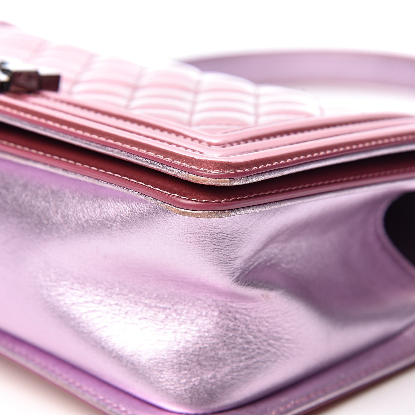 Metallic Patent Calfskin Quilted Medium Boy Flap Light Pink