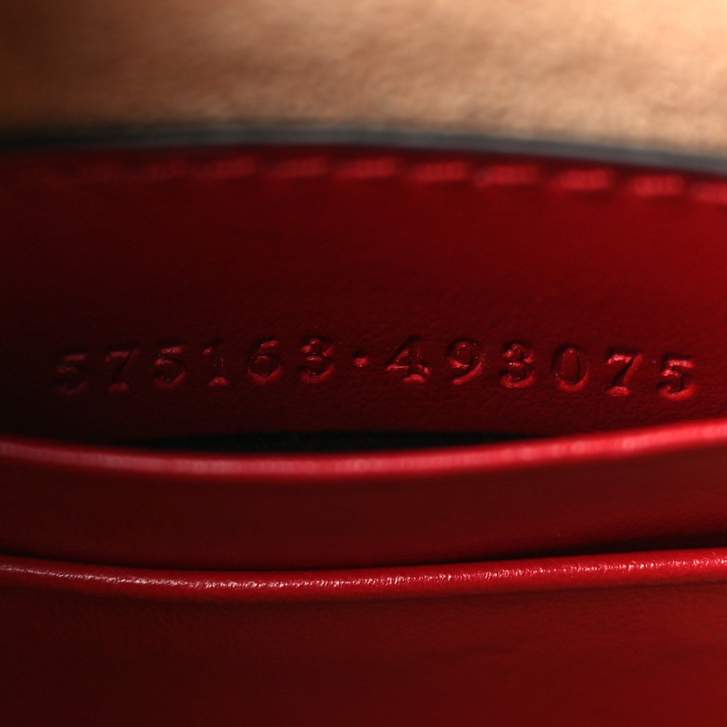 Calfskin Matelasse Mini GG Marmont 2.0 Bucket Bag Hibiscus Red