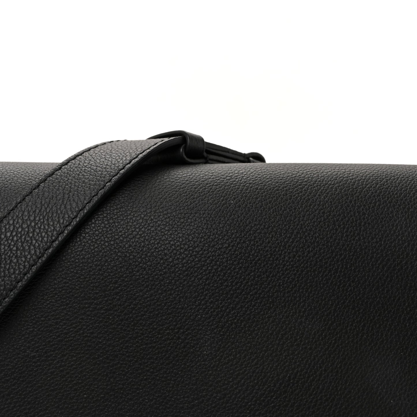 Grained Calfskin Low Key Messenger Black