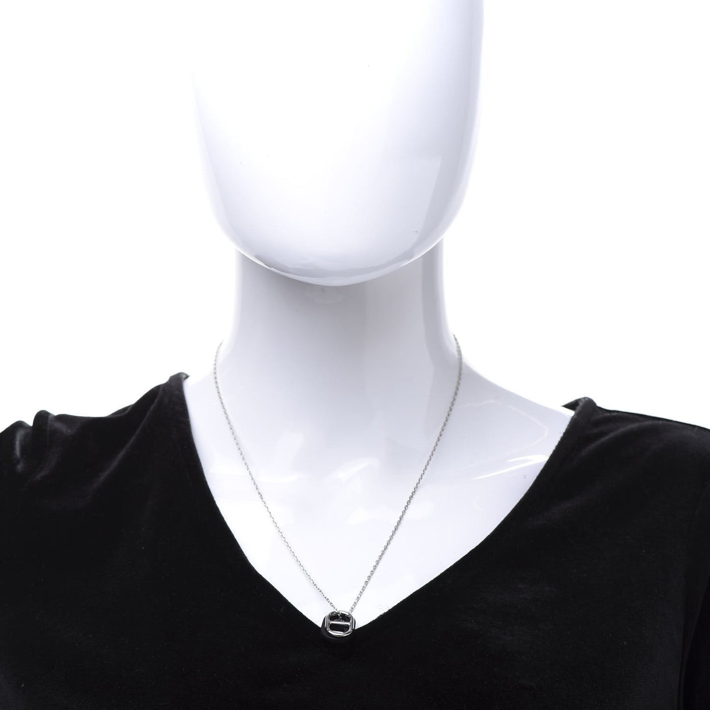 Swift O'Maillon Pendant Necklace Black