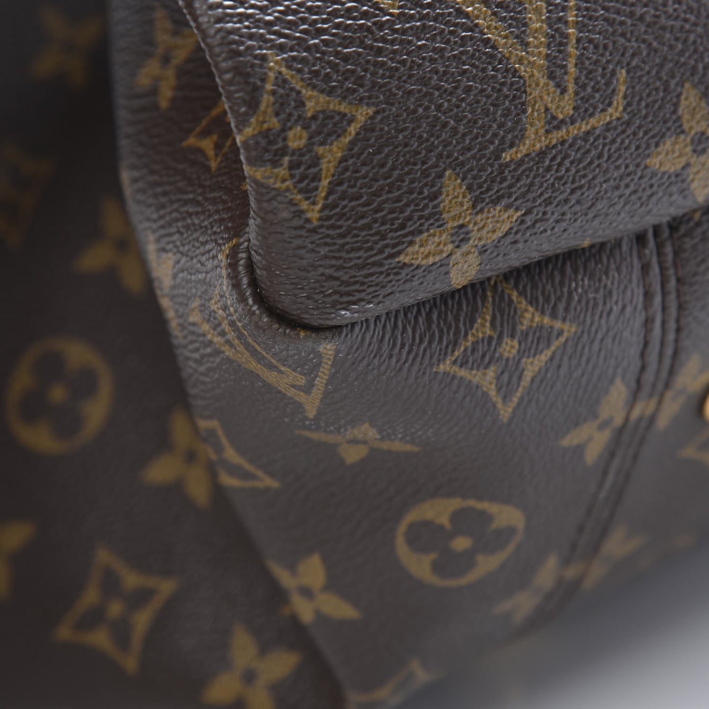 Monogram Artsy MM