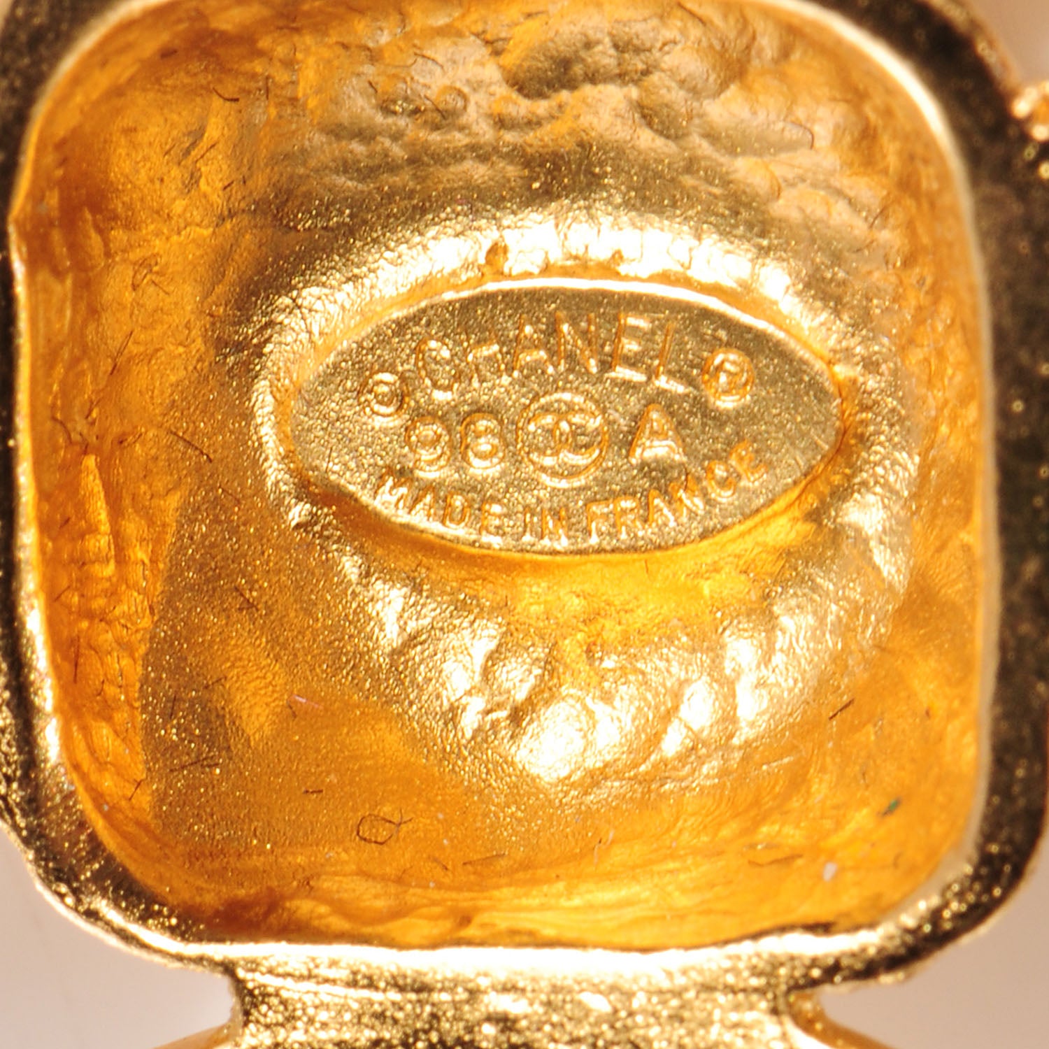 Chanel CC Maltese Brooch Gold 5 of 6