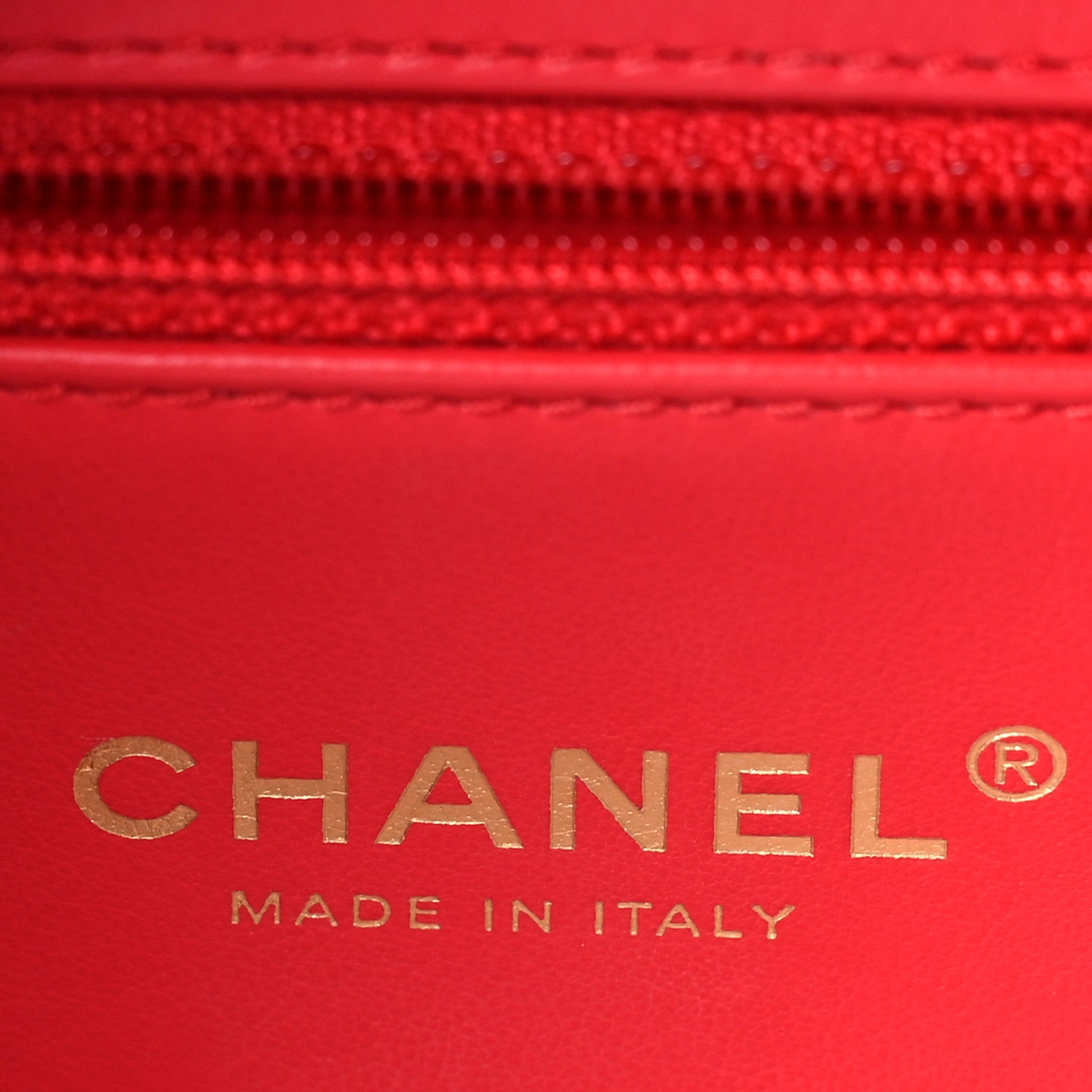 Chanel Caviar Quilted Medium CC Filigree Vanity Case Red 6 of 9