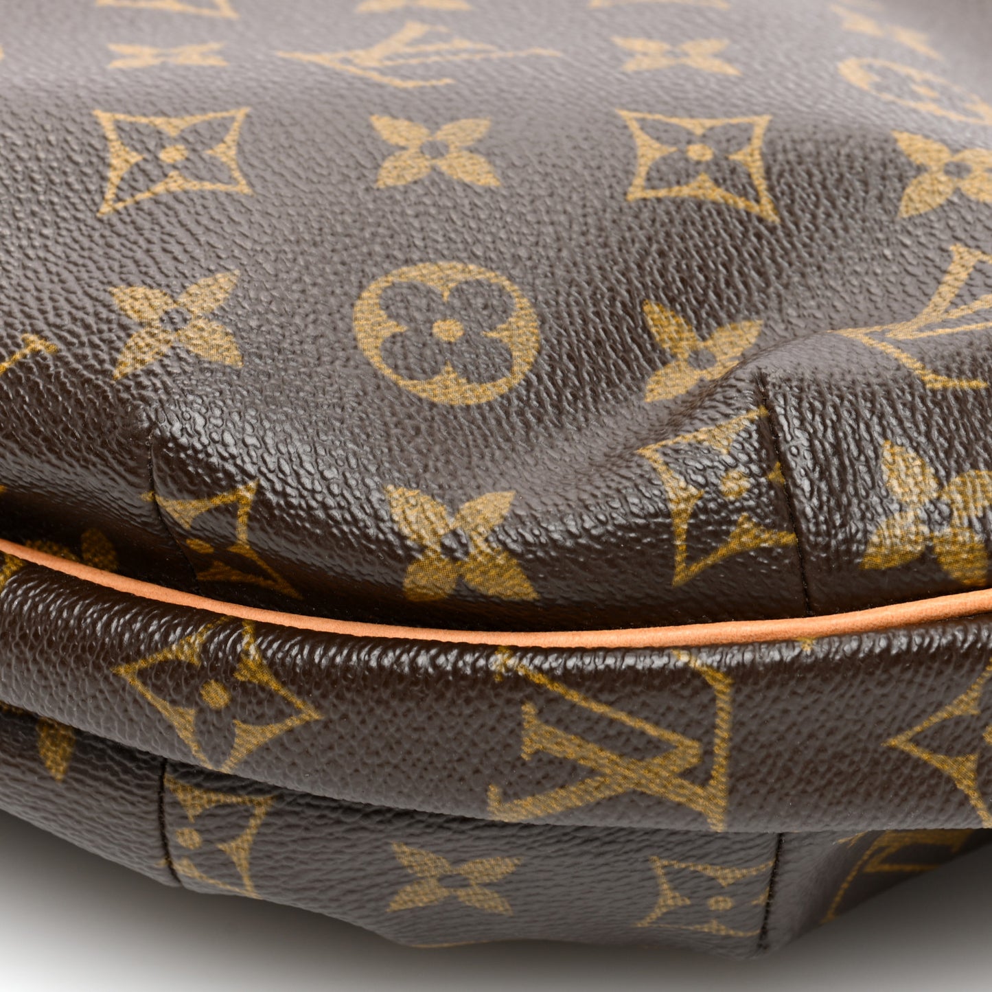 Monogram Croissant MM