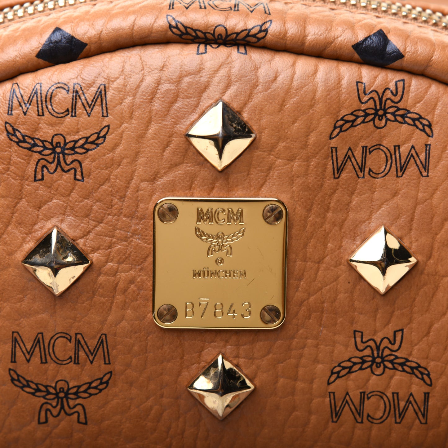 Visetos Studded Medium Stark M Backpack Cognac