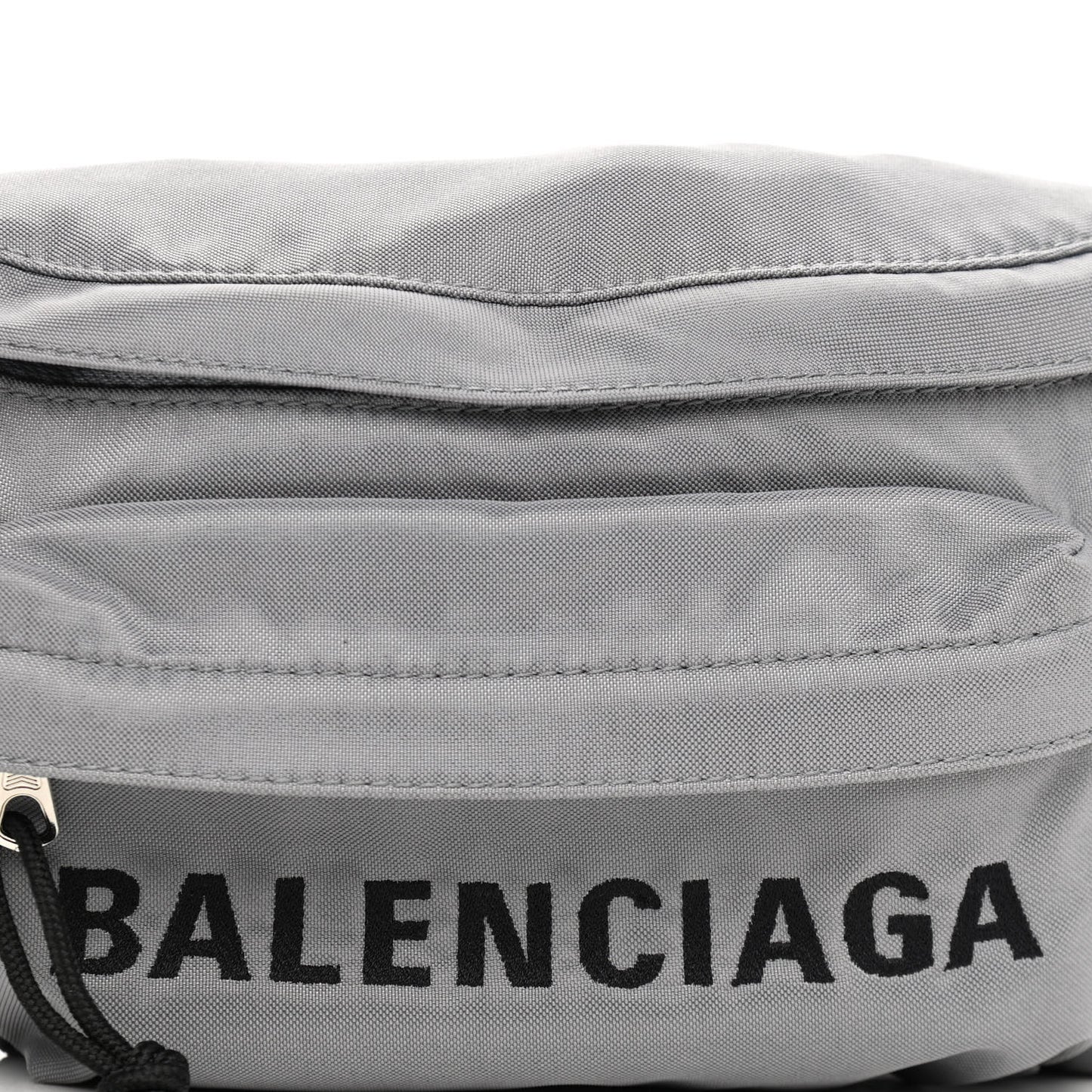 Nylon Wheel Logo Belt Bag Gris Cendre